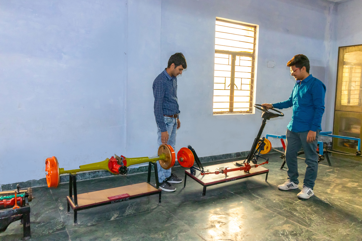 Dronacharya Group of Institutions Greater Noida Academic Building photo 1