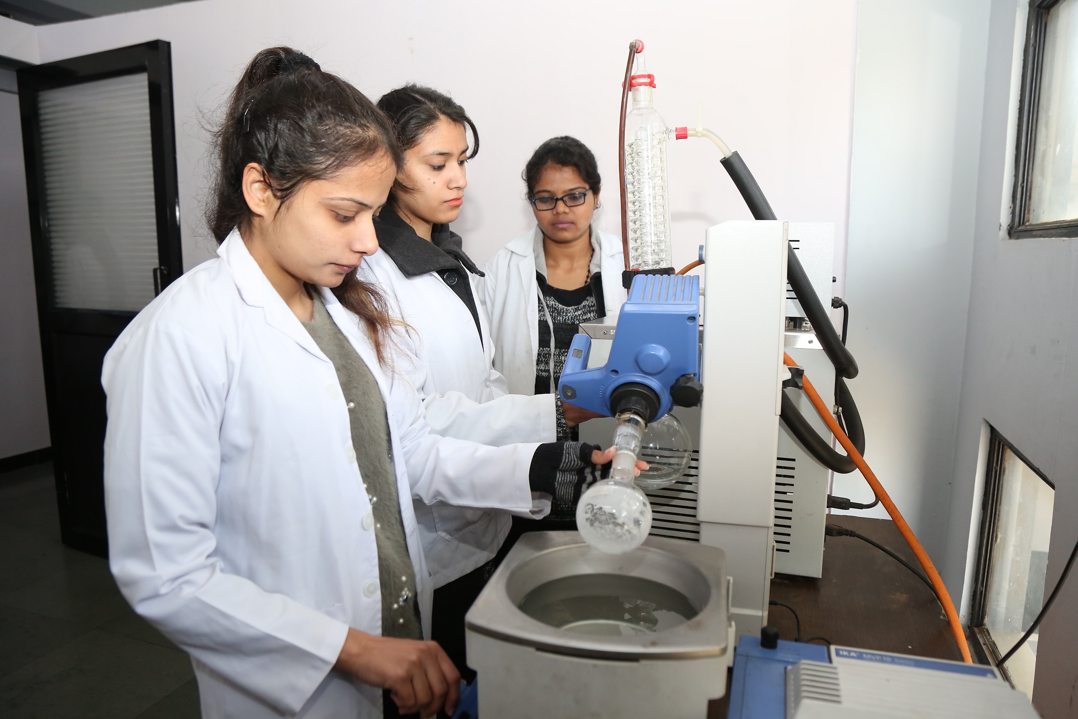 LPU LPU Pharmacy Lab photo 3
