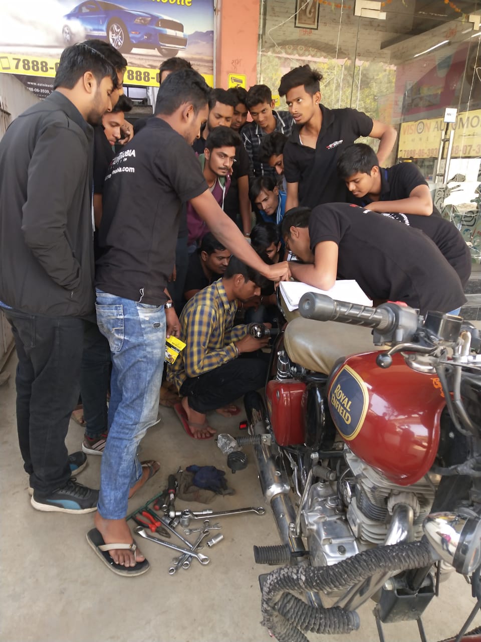 Vision Group of Institutions Nagpur Students Enjoying Hands On Practical photo 5