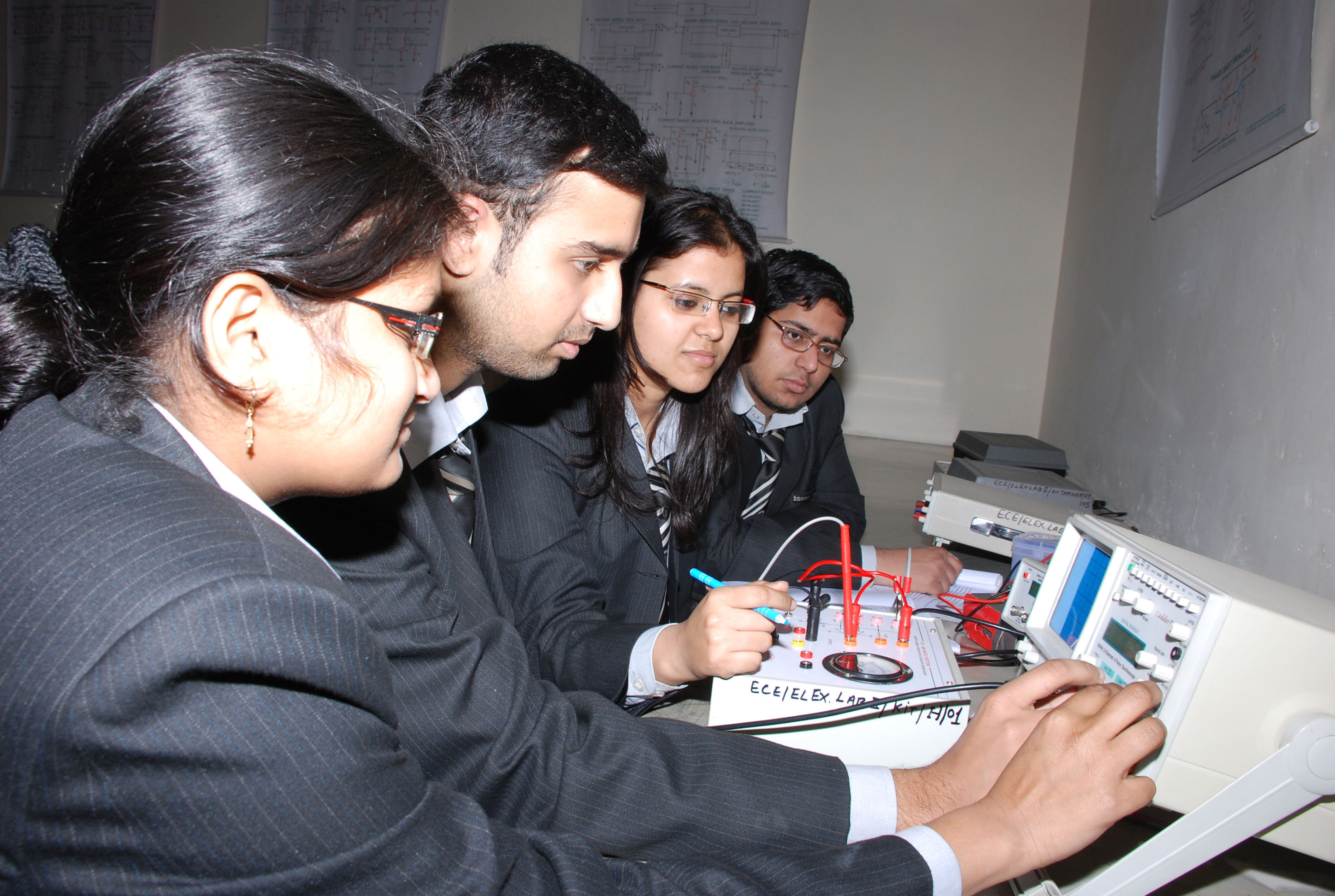 Dronacharya Group of Institutions Greater Noida Academic Building photo 24