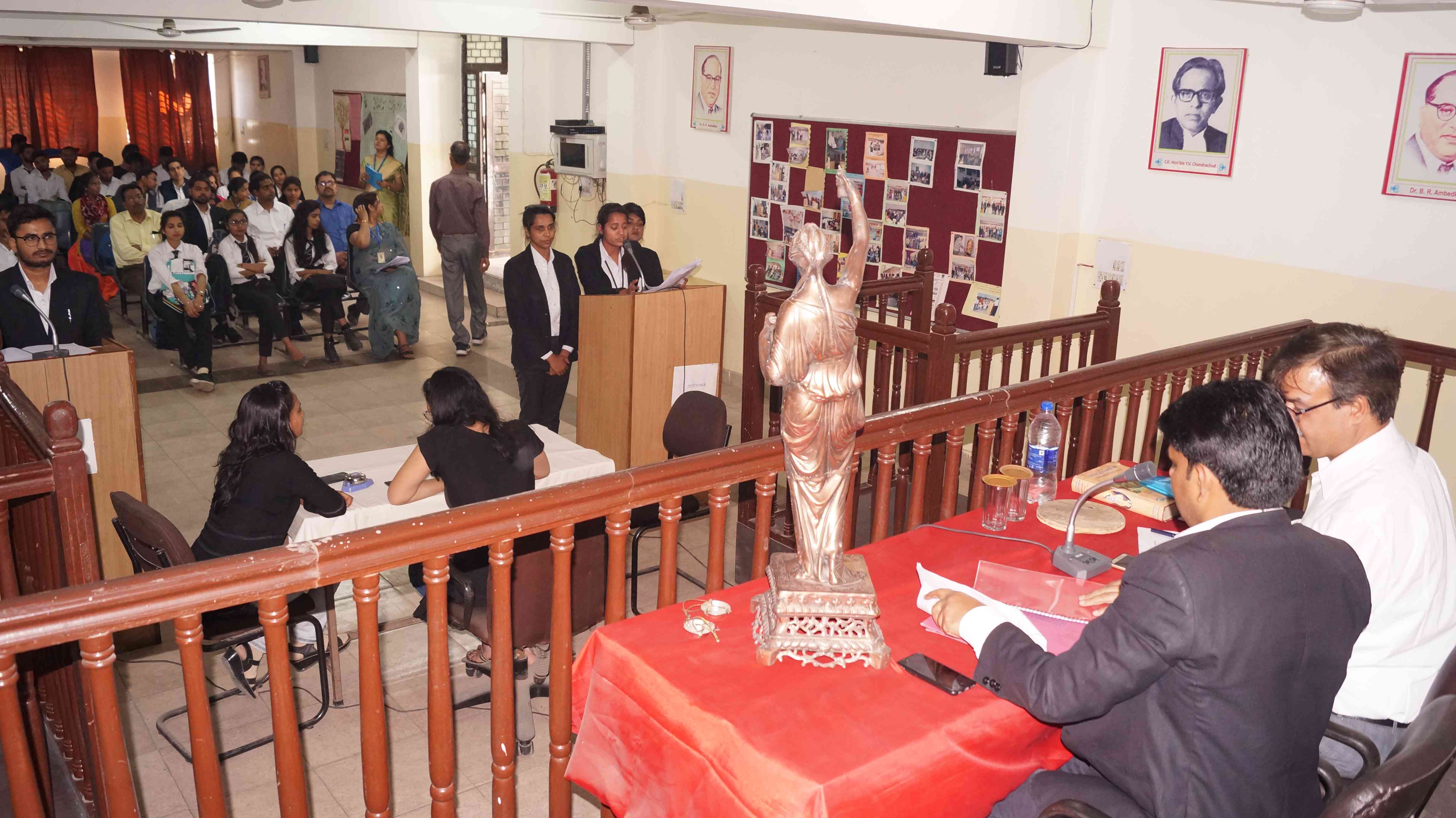 IPEM Law Academy Ghaziabad Classroom photo 6