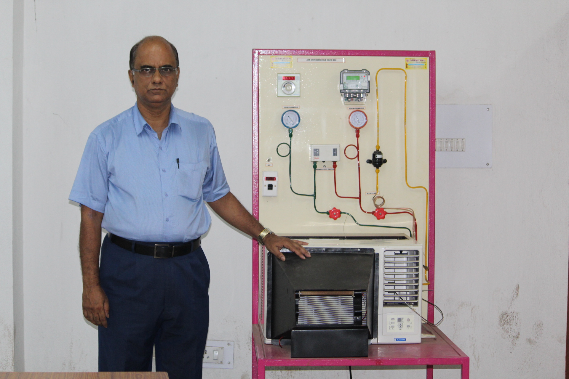 Chaibasa Engineering College, Techno India Group laboratories photo 1