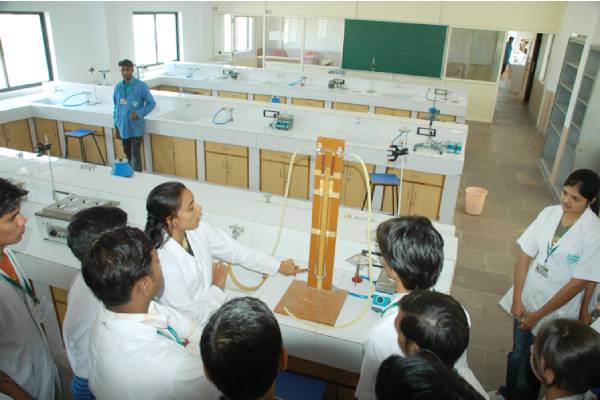 Saraswati Institute of Pharmaceutical Sciences Gandhinagar Infrastructure photo 10