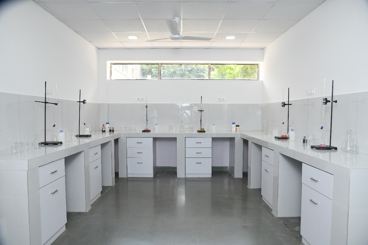 Bharati Vidyapeeth Library and Labs photo 8