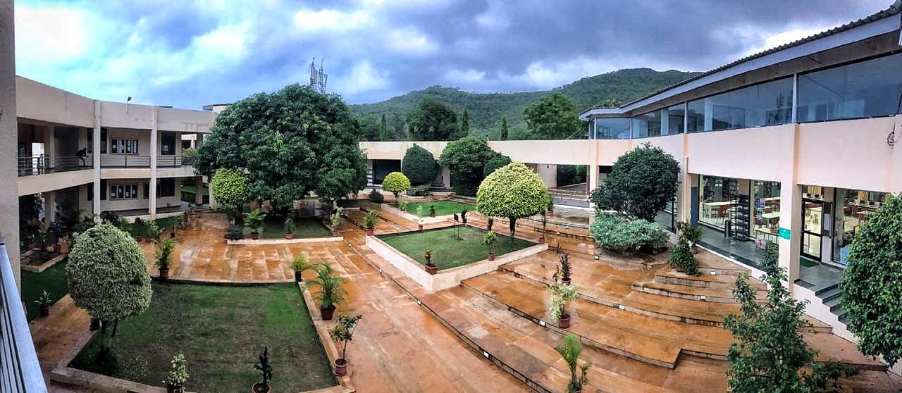 ISB&M College Of Commerce Pune Academic Building photo 3
