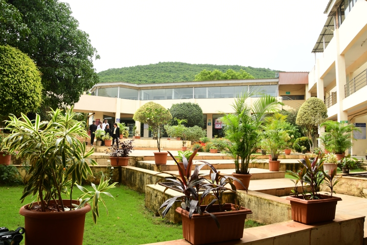 ISB&M College Of Commerce Pune Academic Building photo 6