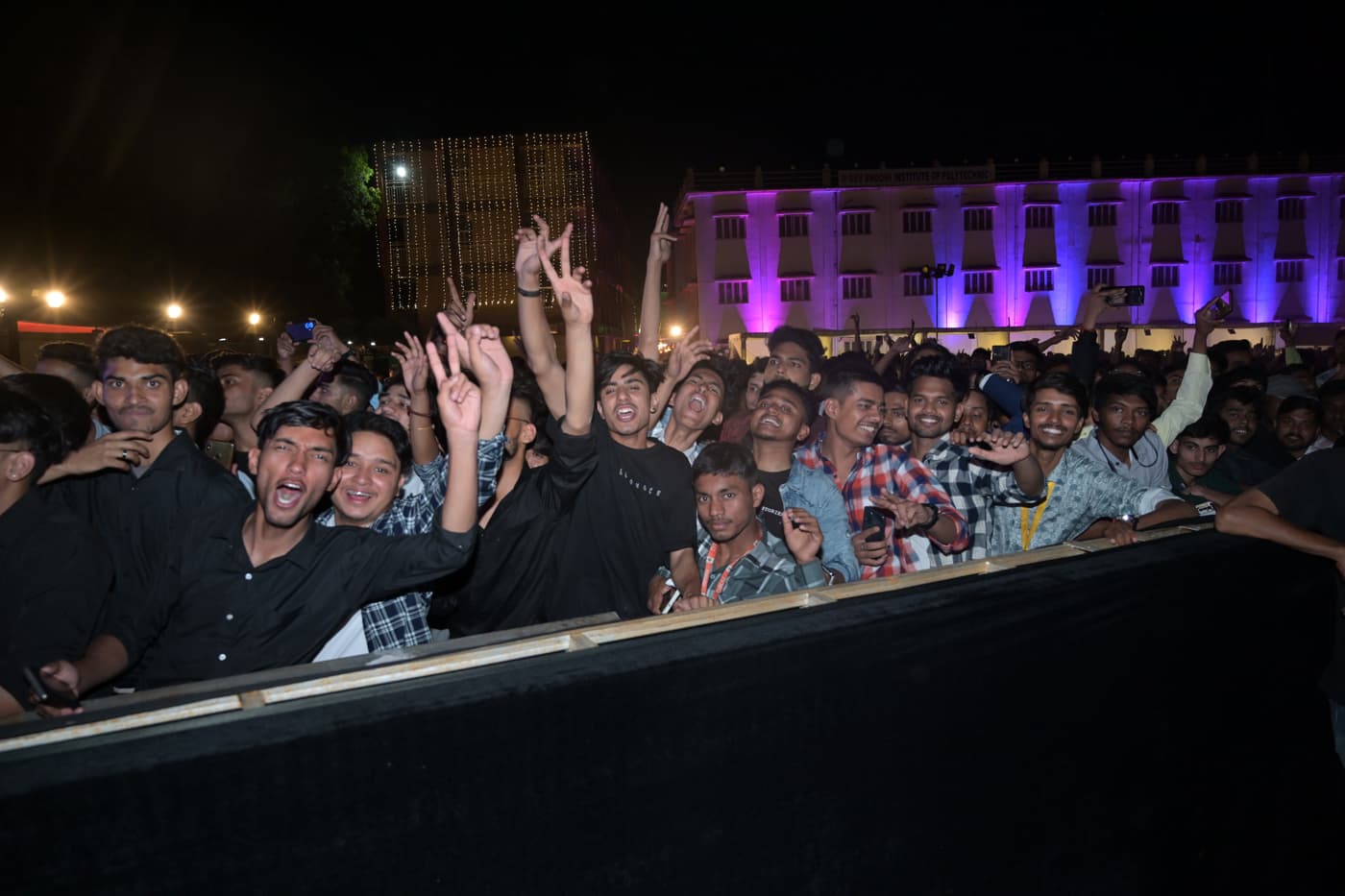 DBUU Sonu Nigam and Vibhor photo 5