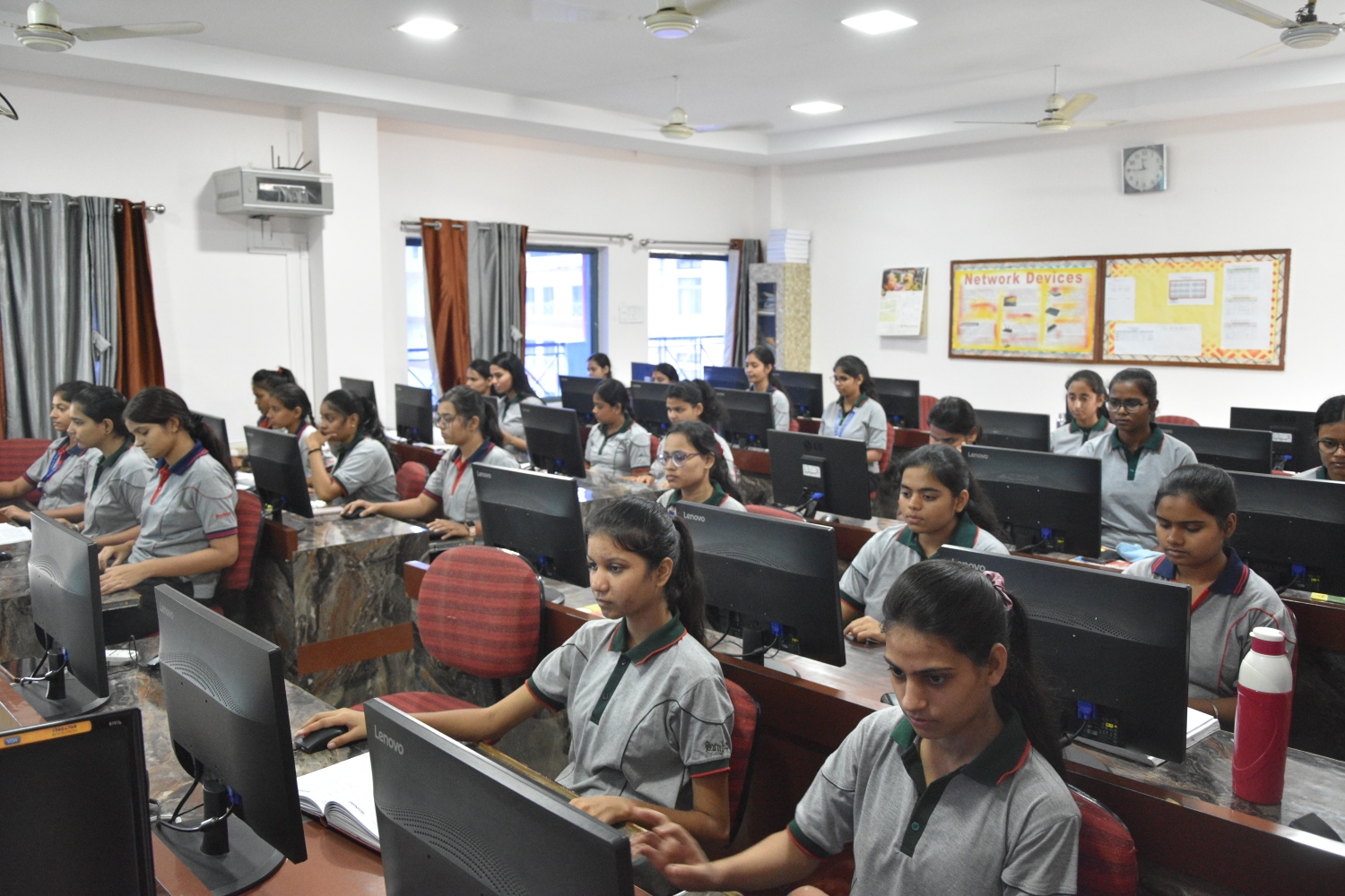 Sunbeam College for Women Varanasi Infrastructure photo 1