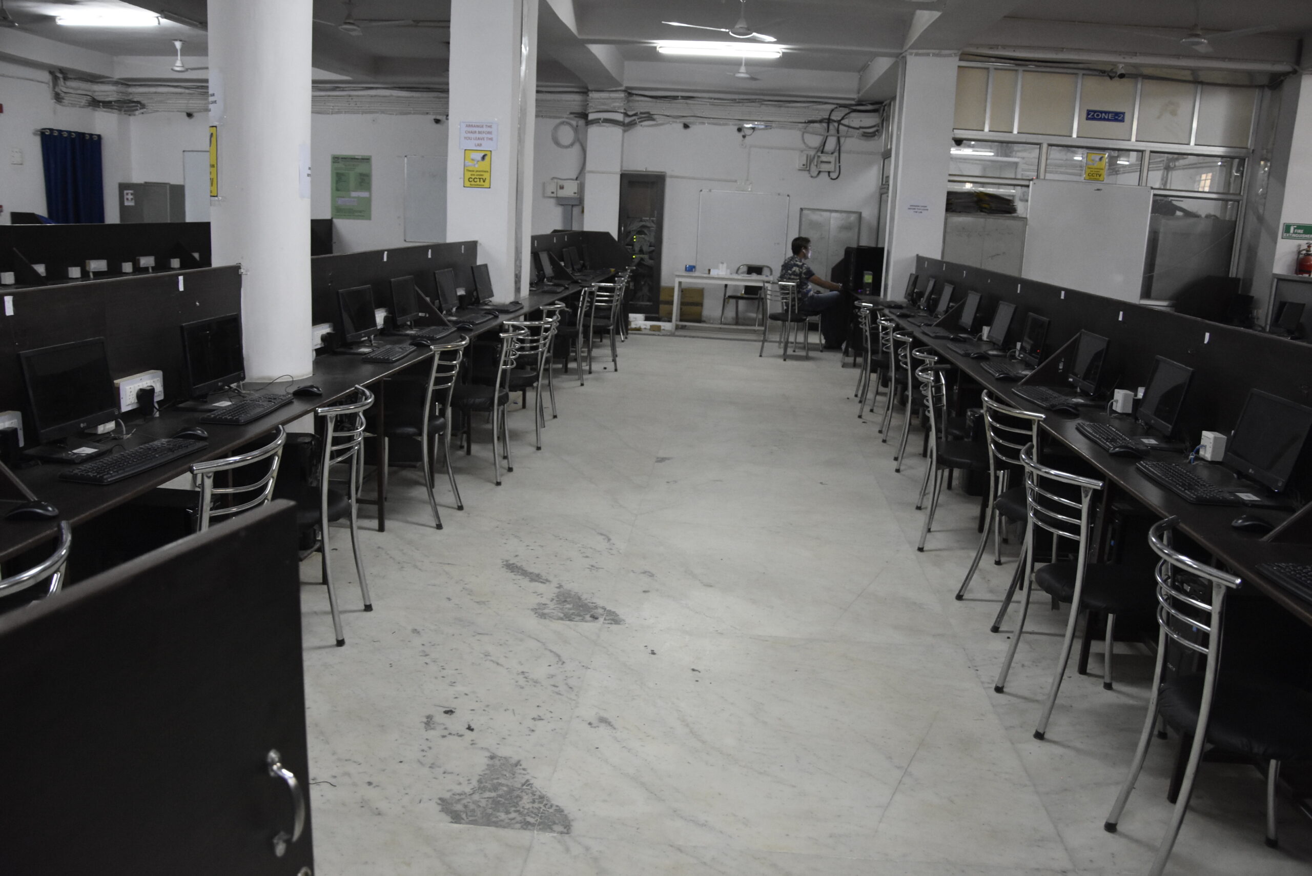 UEM Jaipur CSE Lab photo 2