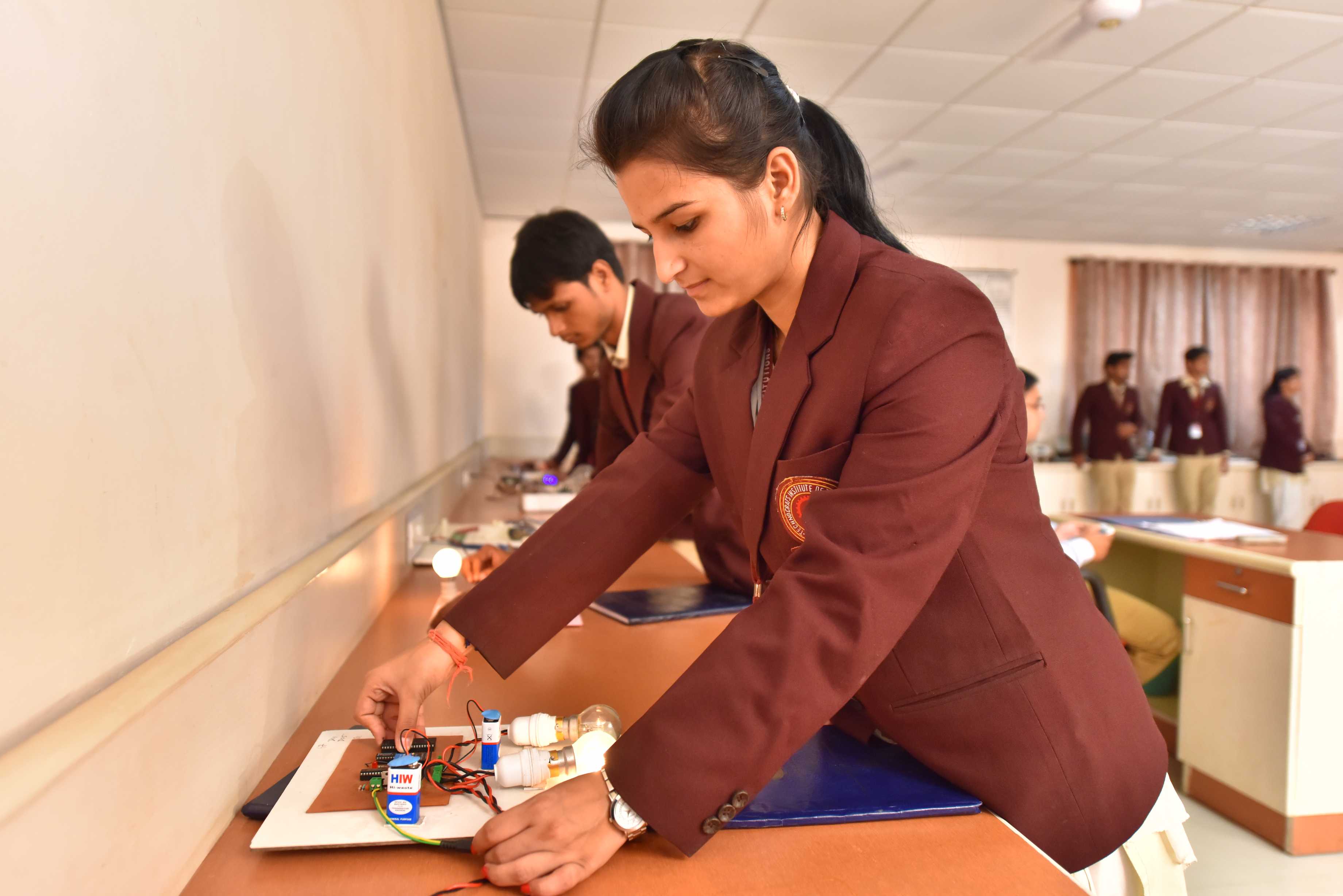 Technocrats Group of Institutions Bhopal Laboratories and Equipments photo 1