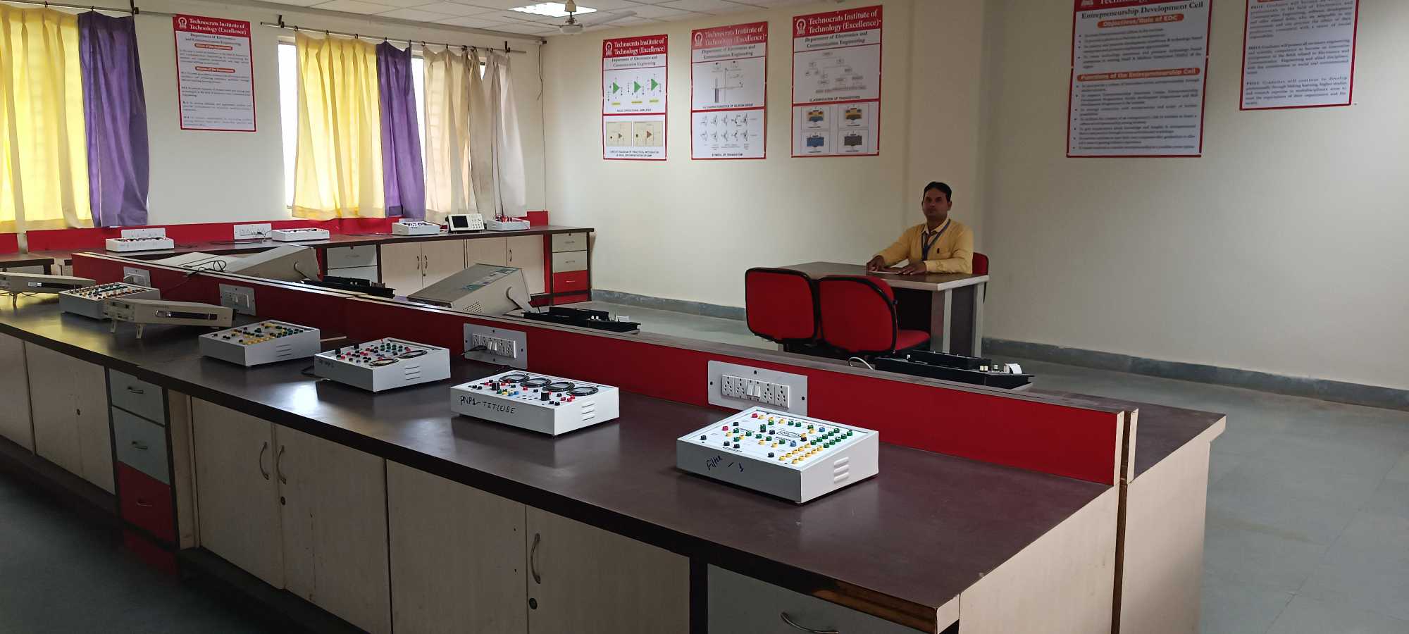 Technocrats Group of Institutions Bhopal Labs photo 38