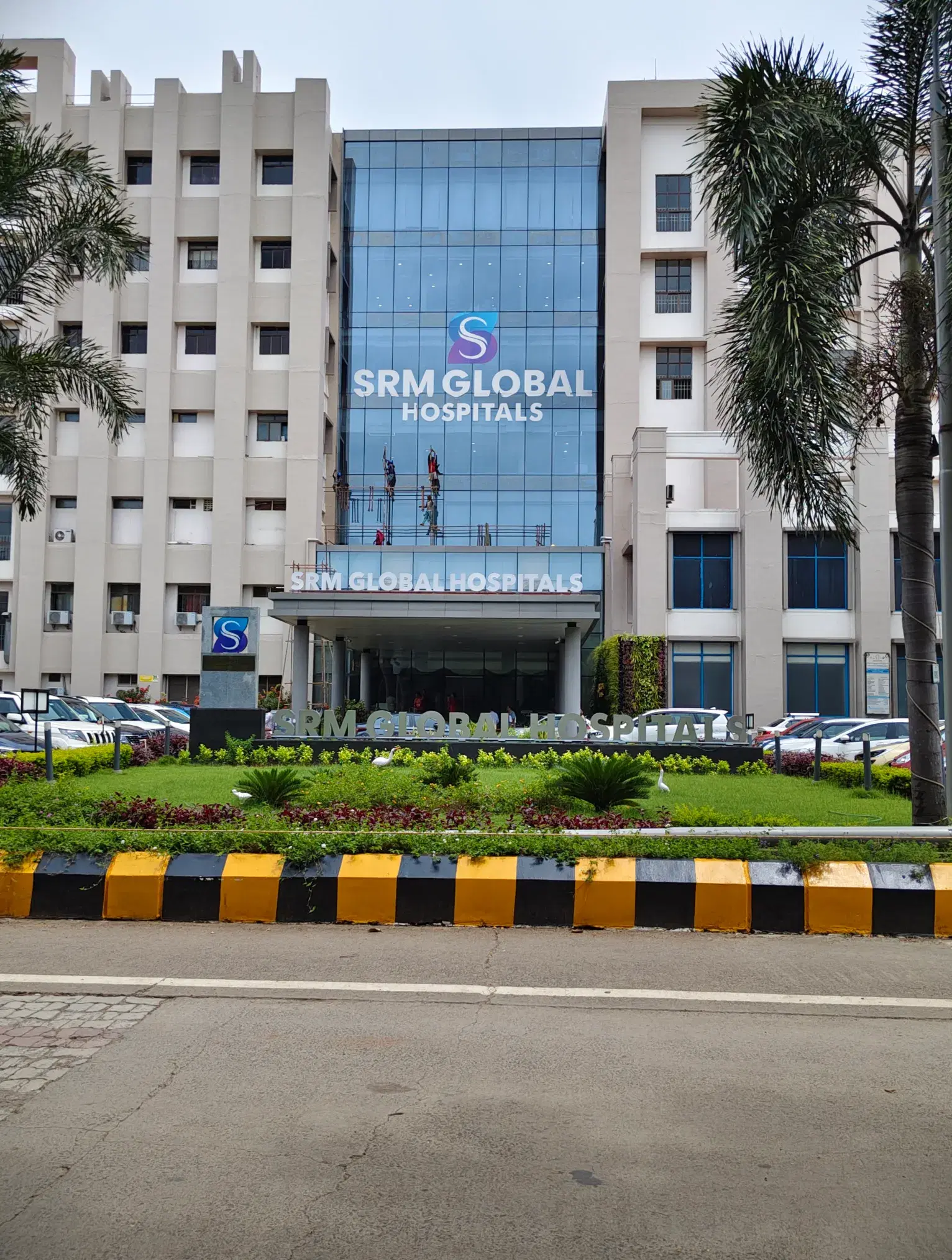 SRM University Chennai Academic Building photo 5