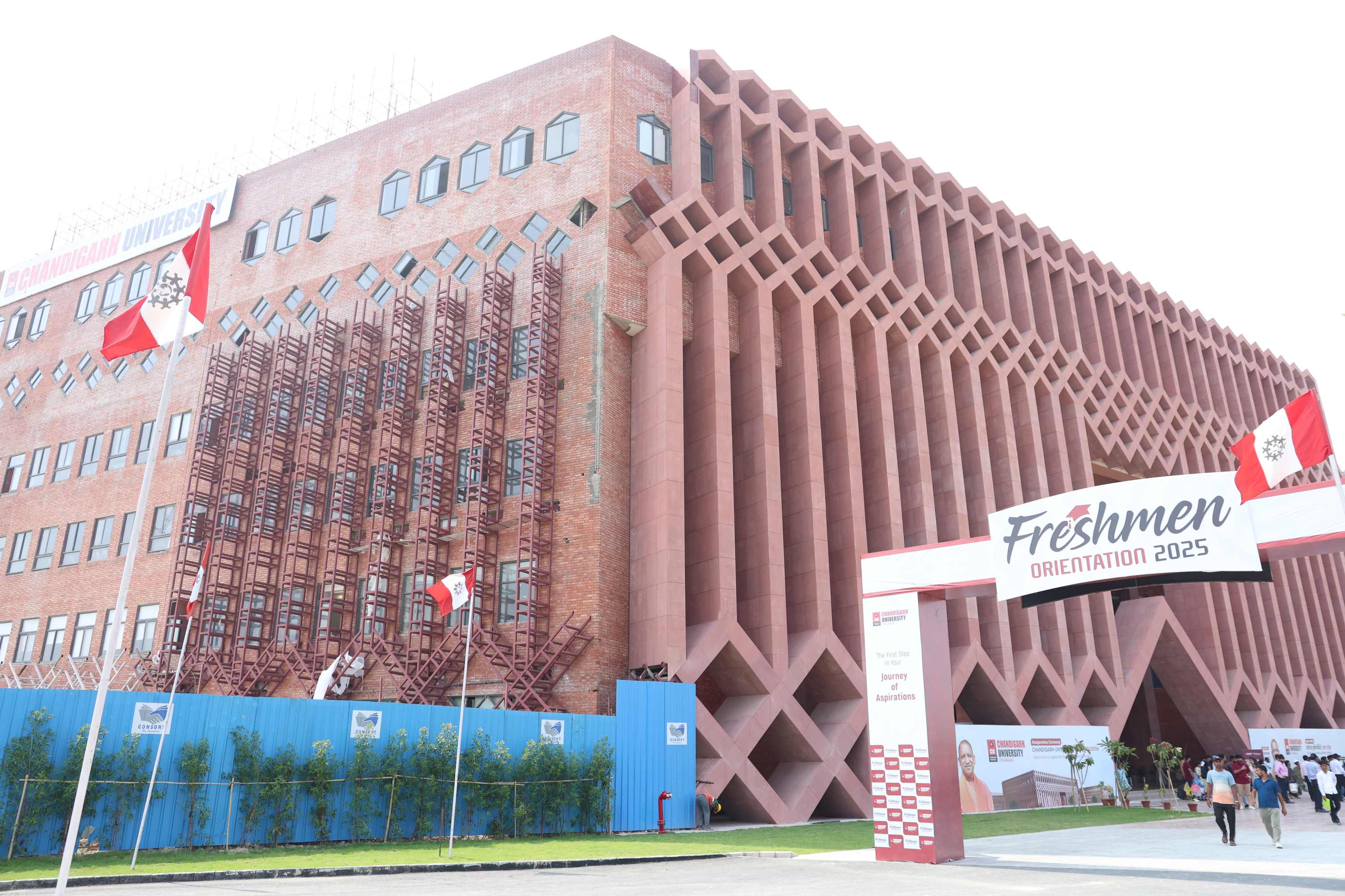 Chandigarh University Lucknow Building photo 8