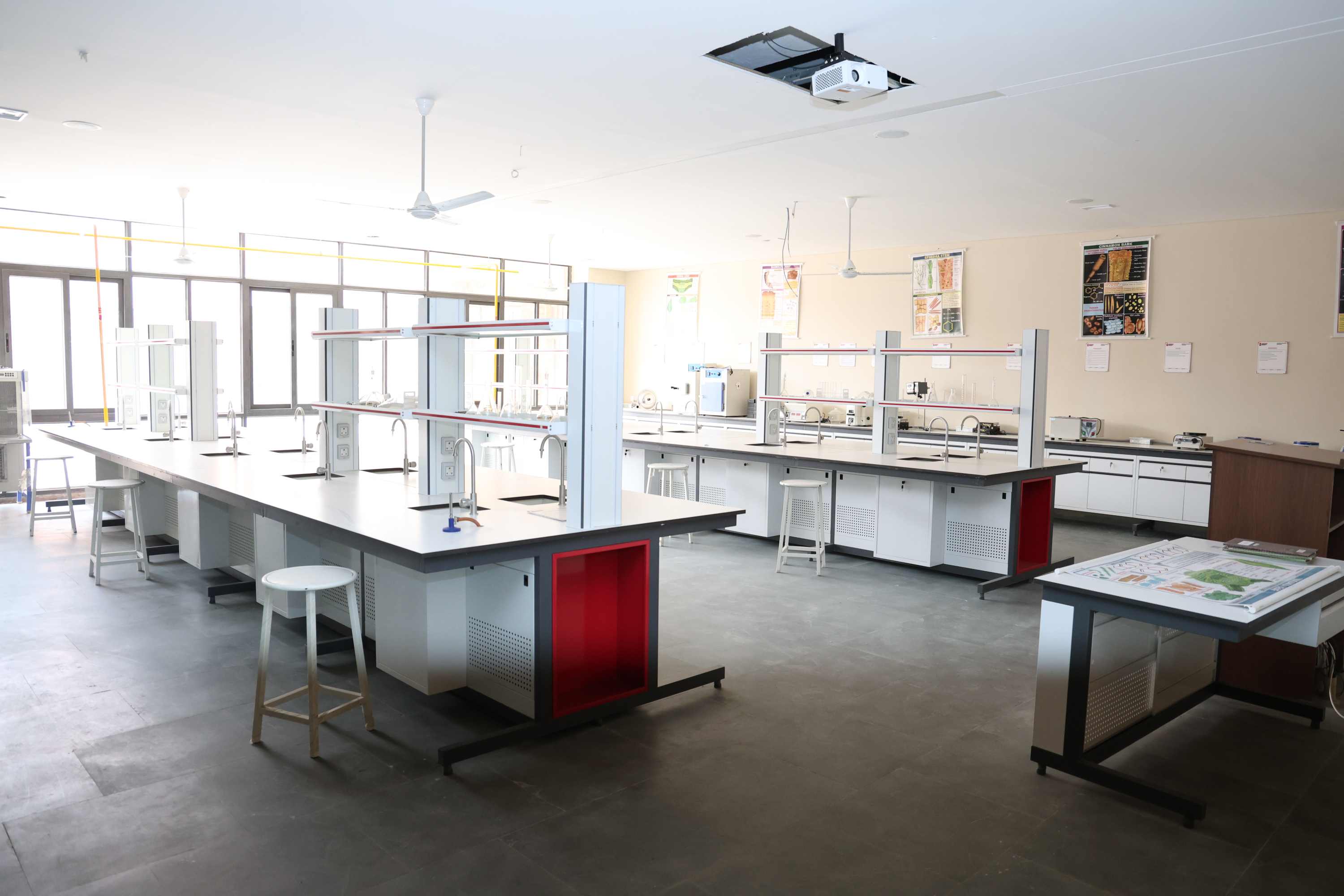 Chandigarh University Lucknow Lab photo 9
