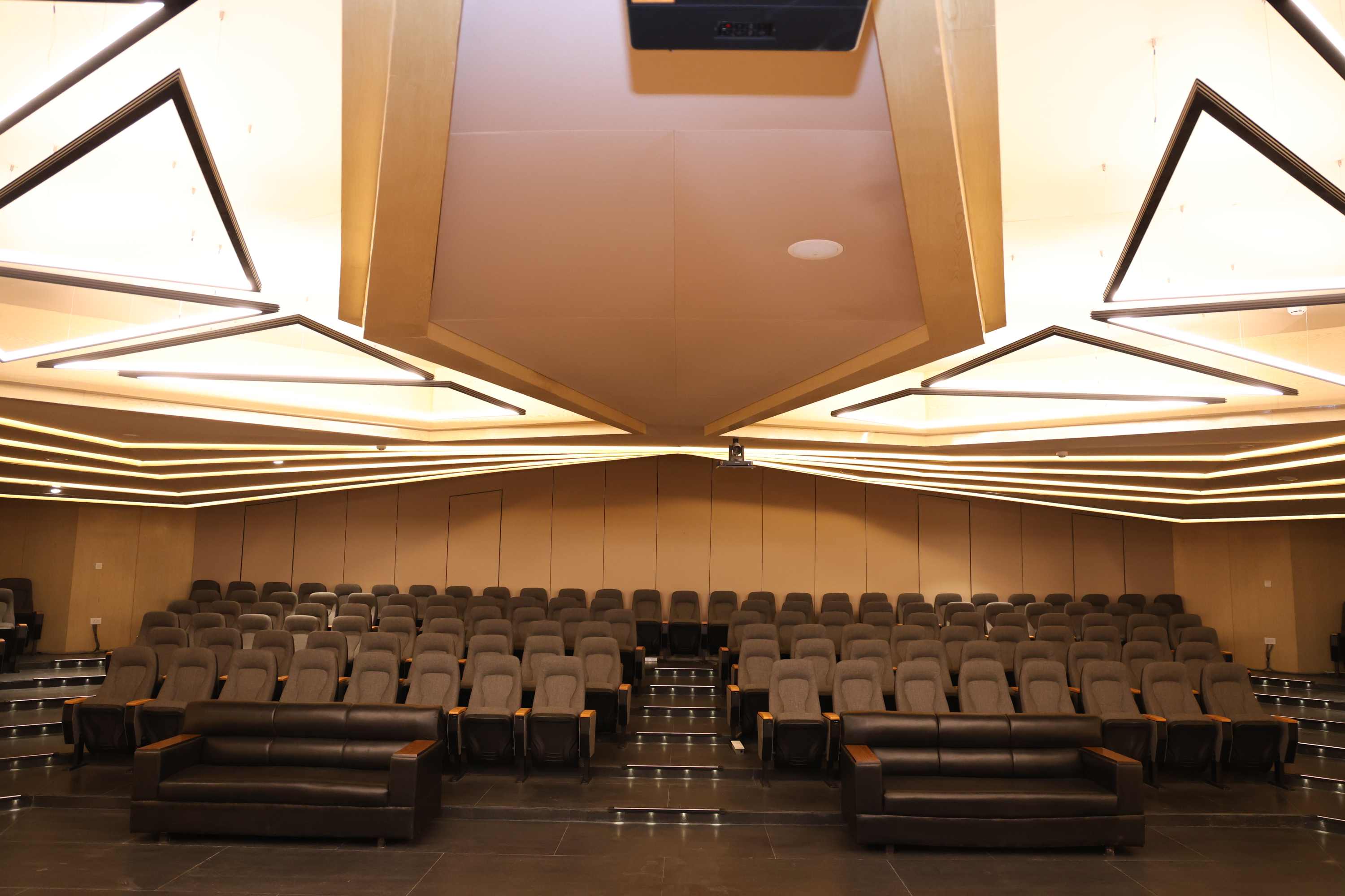 Chandigarh University Lucknow Seminar Hall photo 9