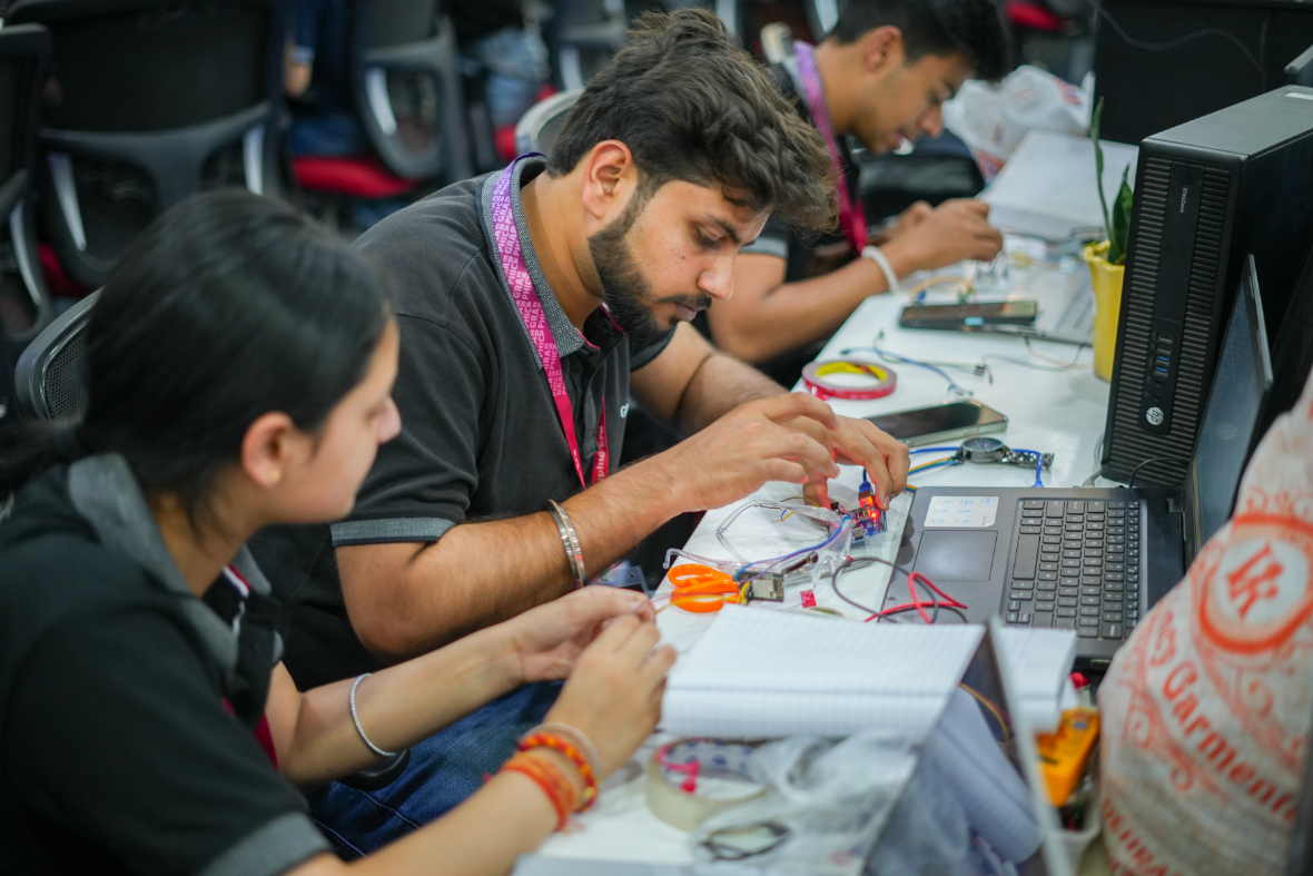 GEHU Dehradun Hack-o-Holic photo 2
