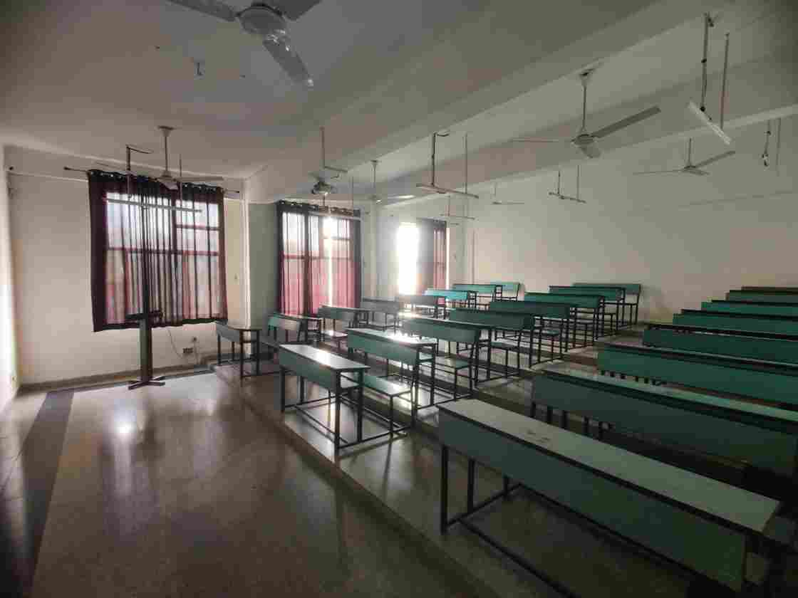 Maya Devi University Dehradun Classroom photo 11