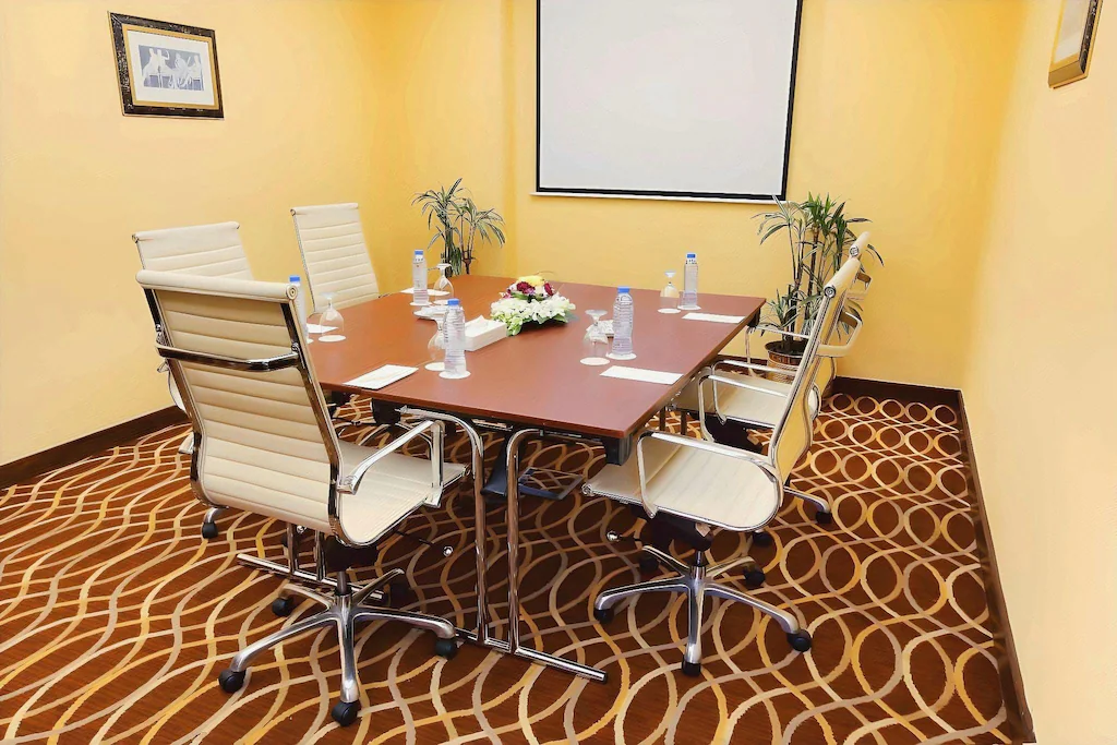 Emversity School of International Hospitality,Goa Sunday Suites Excelsior Hotel Deira photo 5