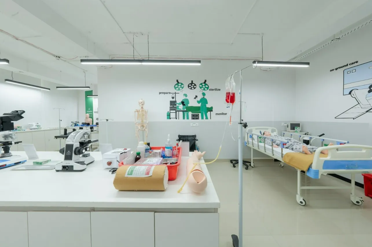Universal Skilltech University Powered by Emversity College Infrastructure photo 8