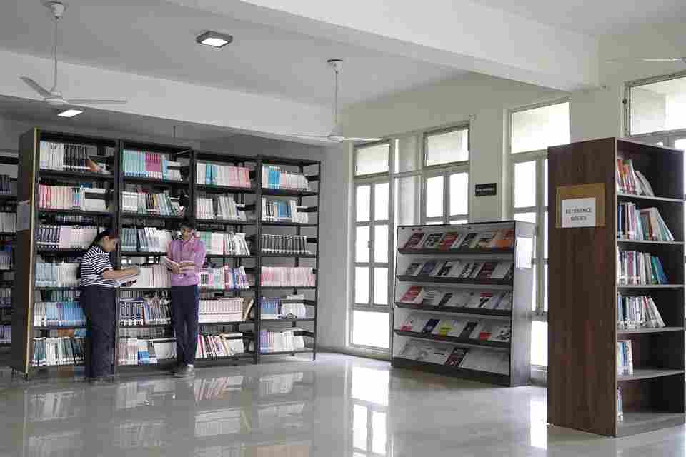 ITM SLS Baroda University, Vadodara Library photo 7