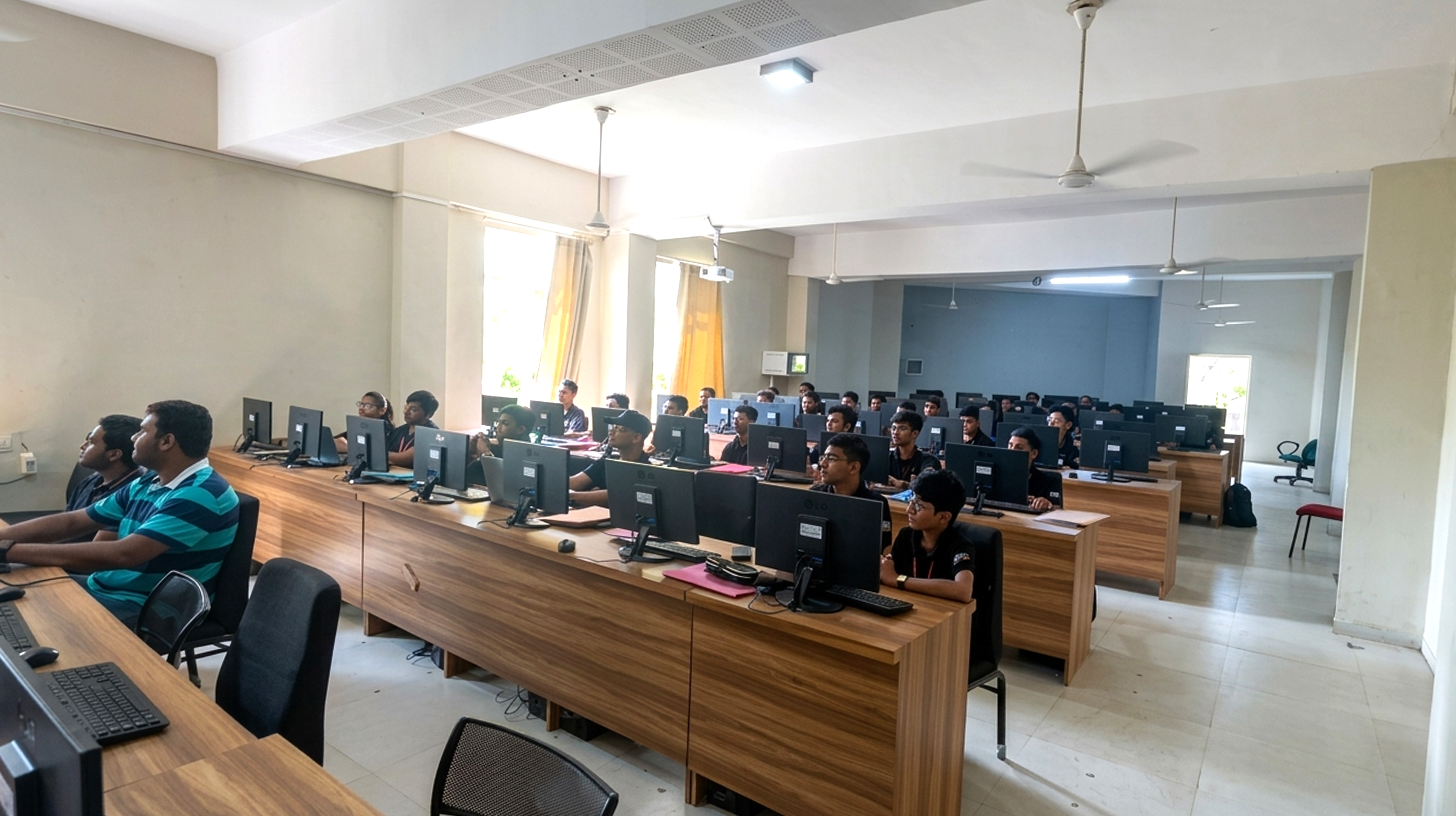 ITM SLS Baroda University, Vadodara Engineering Building photo 8