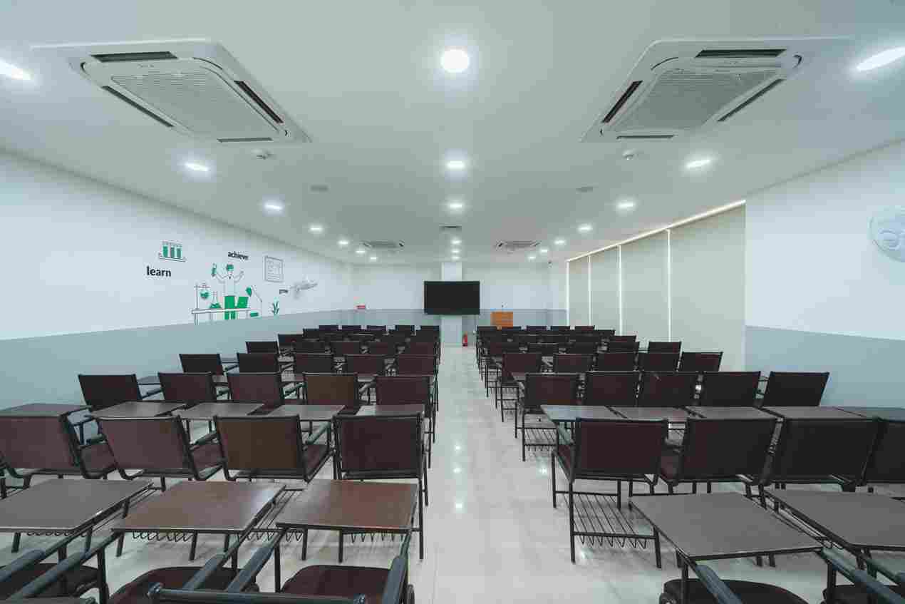 Emversity School of Hospitality & Allied Health Sciences, Lucknow Lucknow Office Space photo 32