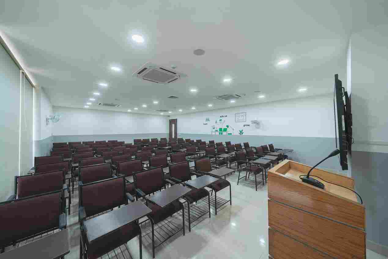 Emversity School of Hospitality & Allied Health Sciences, Lucknow Lucknow Office Space photo 37