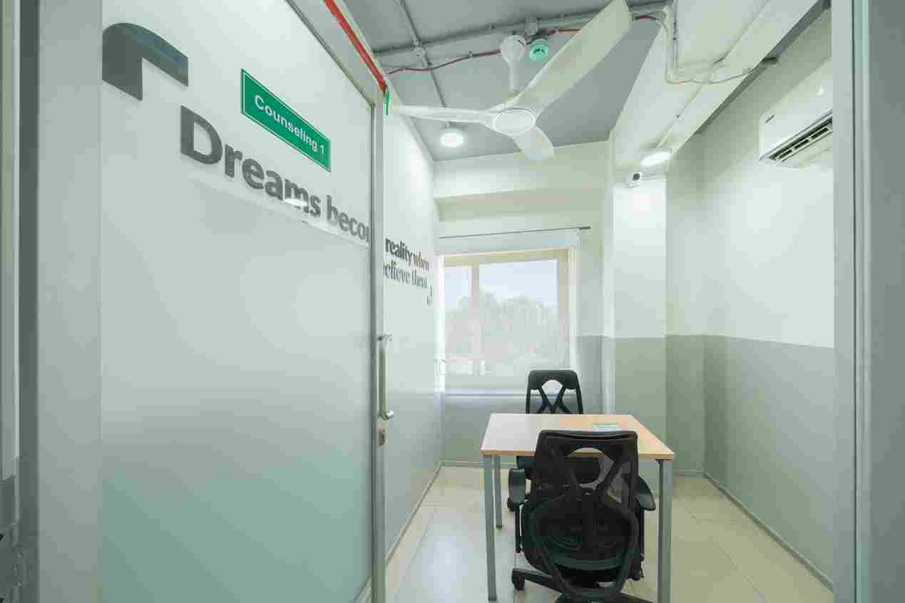 Emversity School of Hospitality & Allied Health Sciences, Vizag Vishakapatnam Office Space photo 10