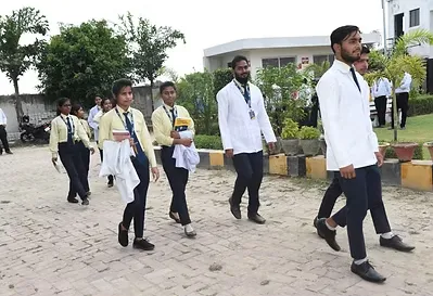 Lucknow Model College of Pharmacy Campus photo 2