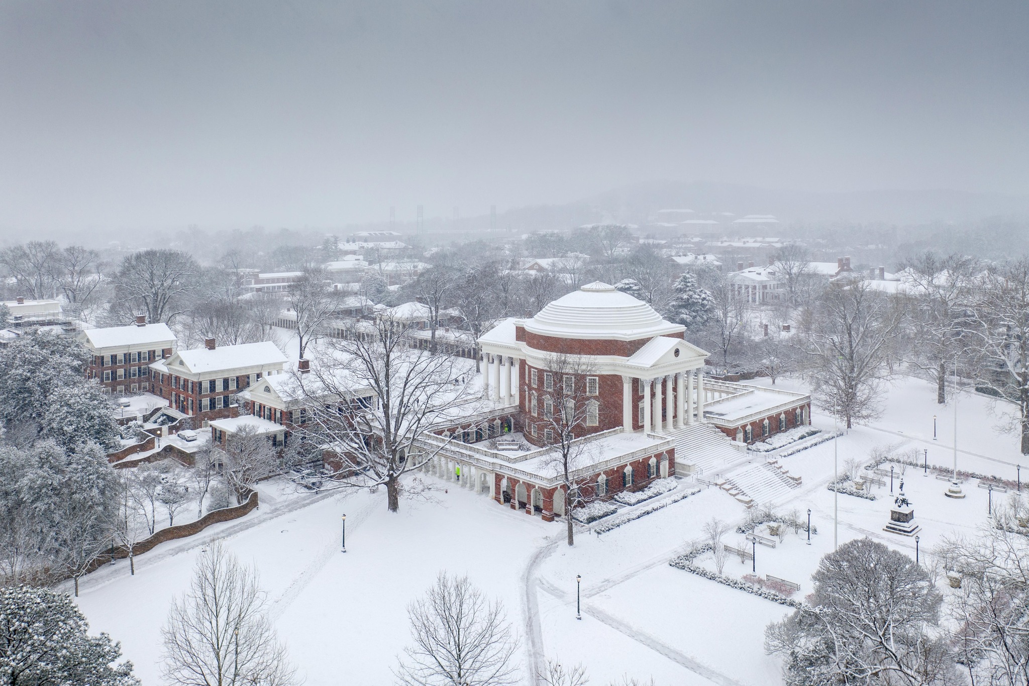 University of Virginia (UVA) Admissions 2025 Application Deadline