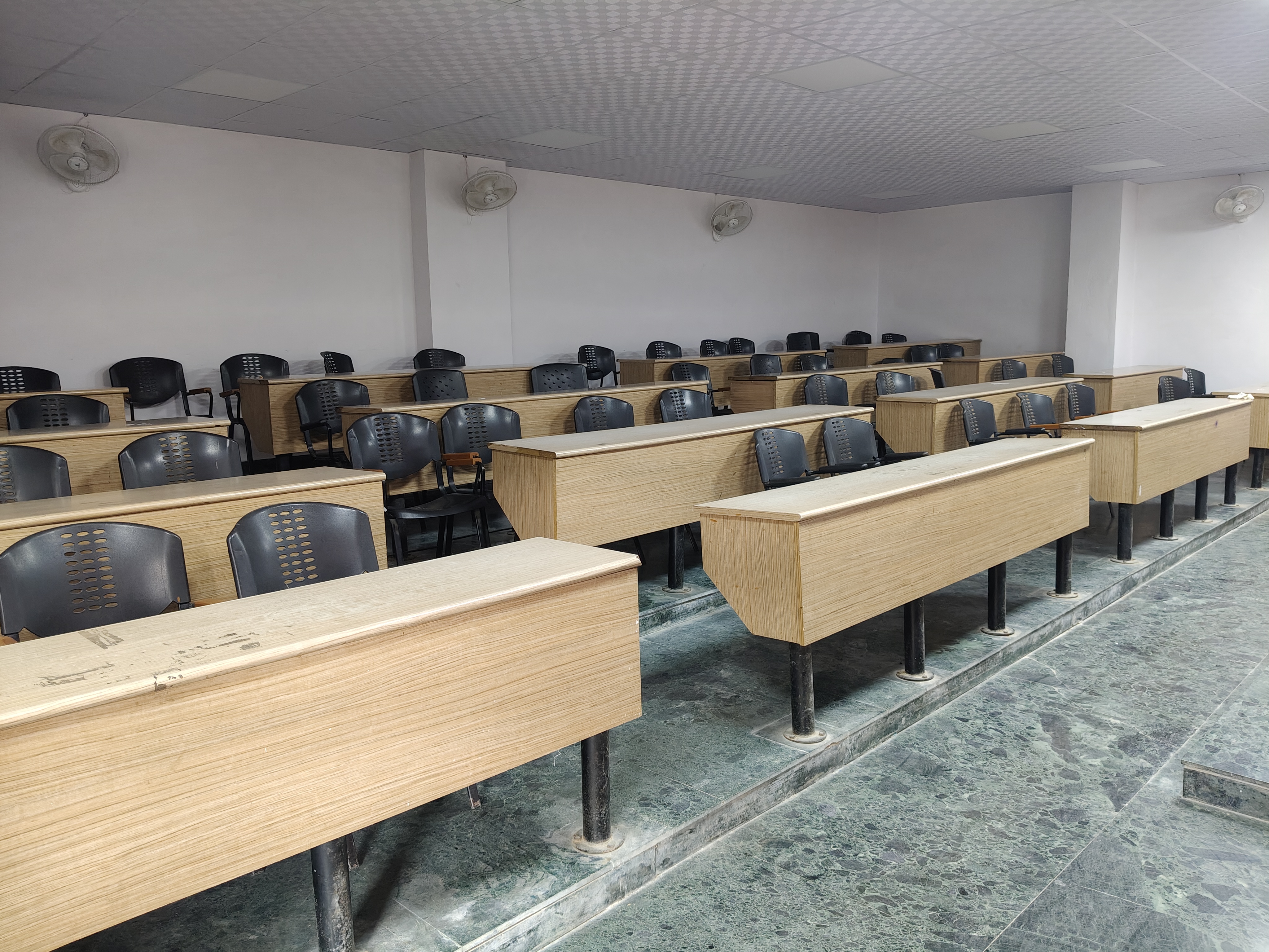 Dronacharya Group of Institutions Greater Noida Classroom media (6) by 1770041578_IMG20251208135715-Ajitesh{AJ}.jpg