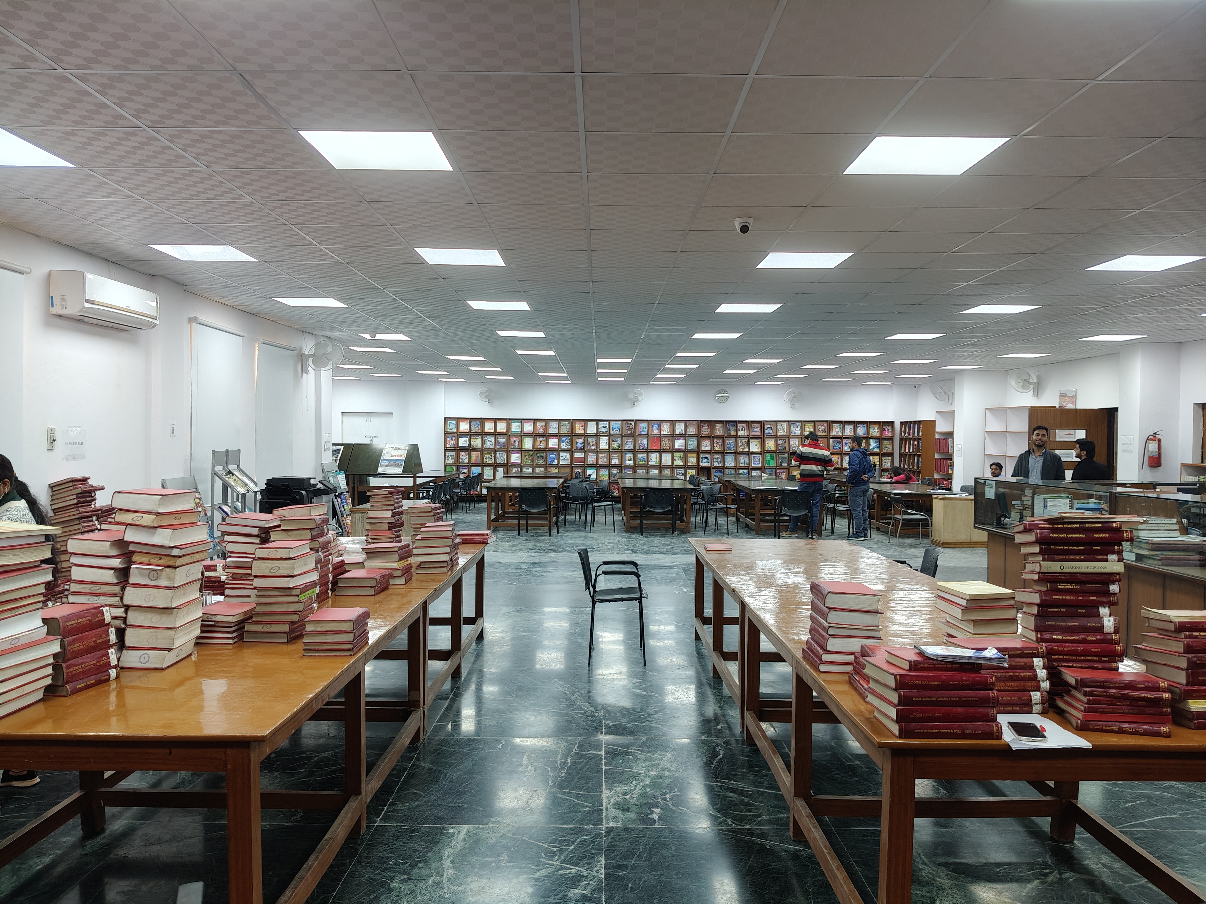 Dronacharya Group of Institutions Greater Noida Library media (4) by 1770041578_IMG20251208140202-Ajitesh{AJ}.jpg