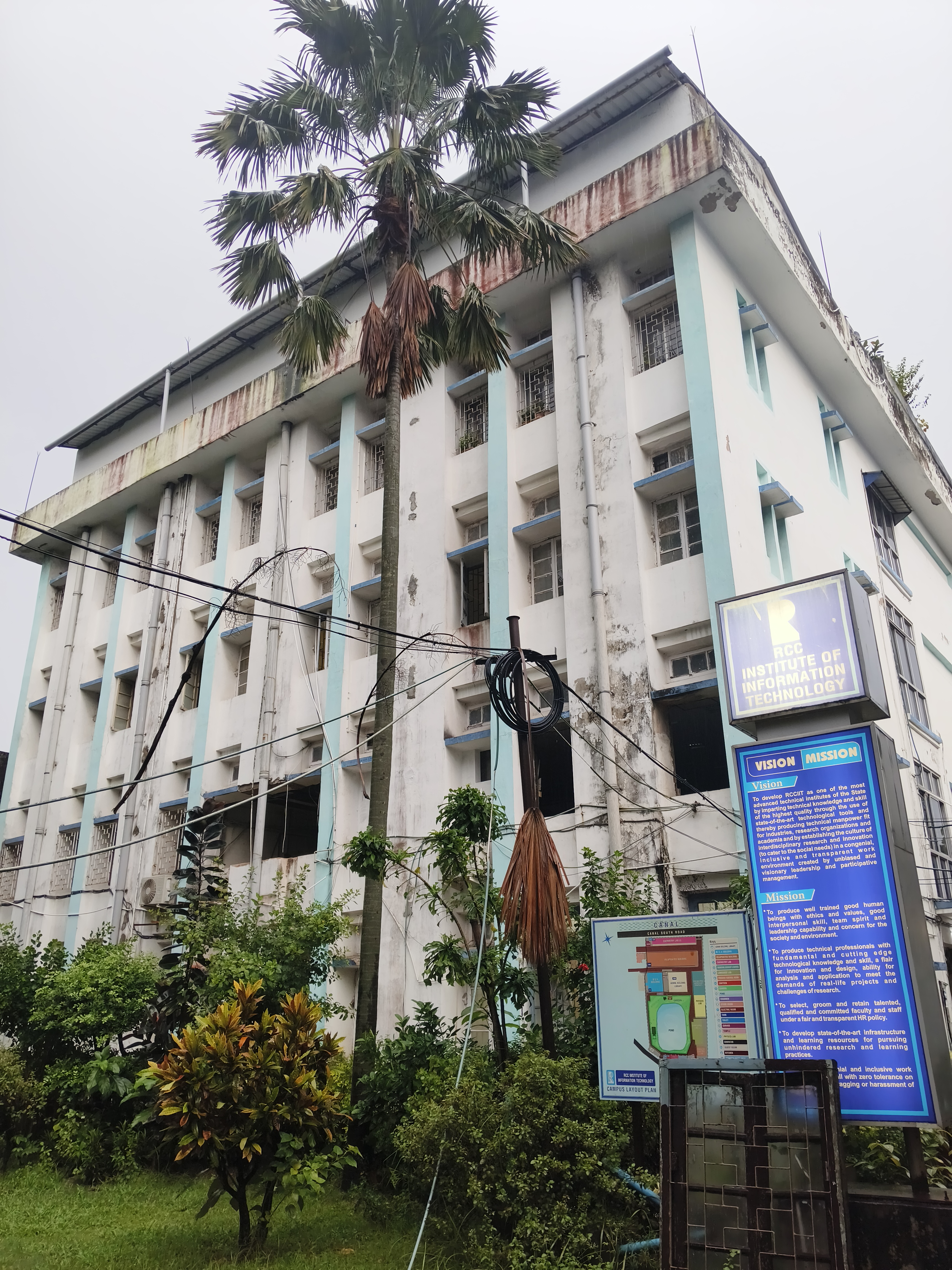 RCC Institute Of Information Technology Academic Block- Main Building media (7) by 1770041869_OldCampus-ParthaDas.jpg
