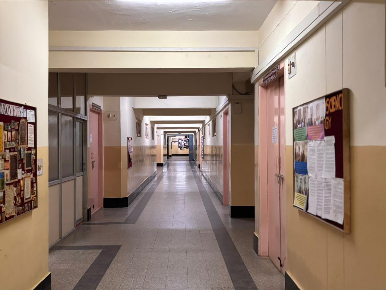 Mount Carmel College Autonomous Campus Corridors media (9) by 1770043832_AcademicBlockcorridors-Unr4vel.jpeg