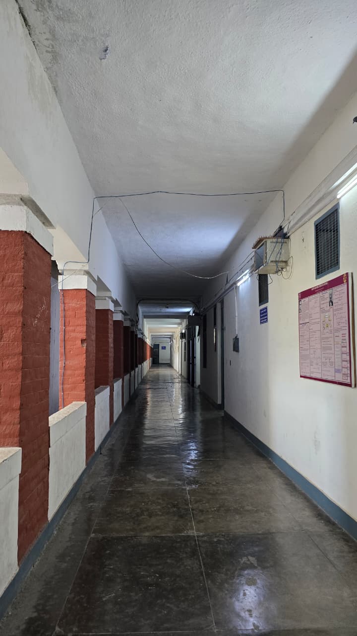 Ramjas College Campus Corridors media (8) by 1770043856_Corridor.jpg