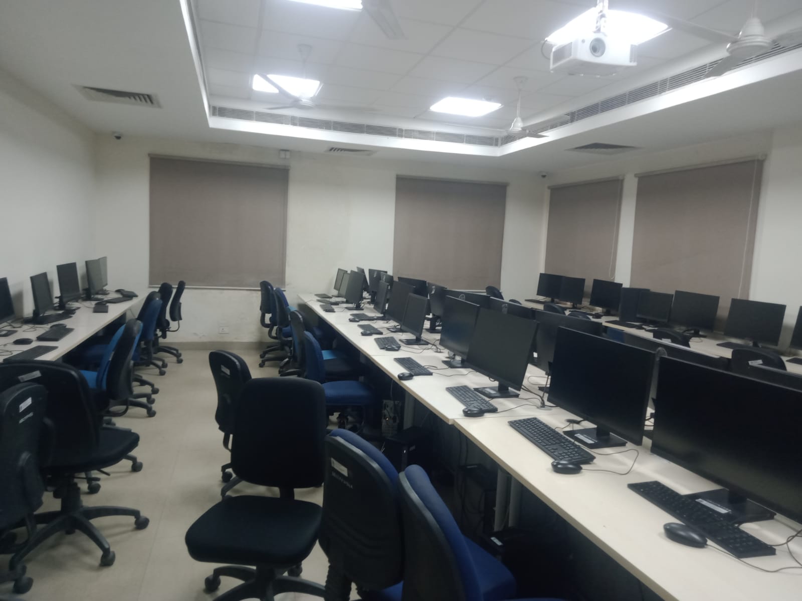 Sri Venkateswara Campus Labs media (7) by 1770043949_computerlab(1).jpg