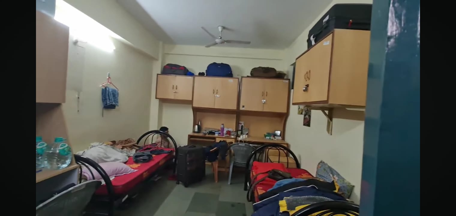 Sri Venkateswara Hostel Room media (5) by 1770043952_hostelroom-PrinceLamba.jpg