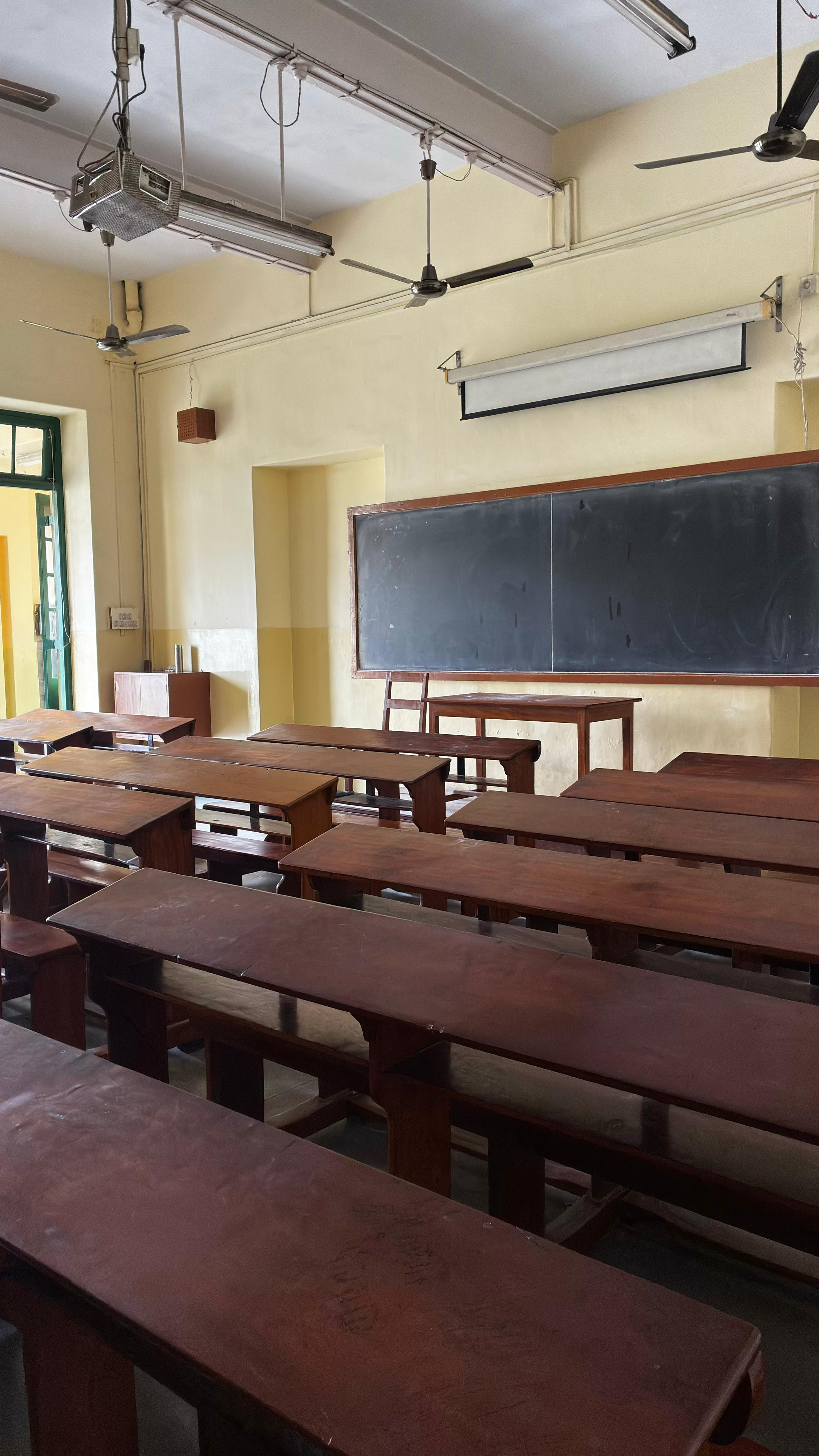 ST Xavier's Kolkata Classroom media (8) by 1770043997_Classroomback-SanchaliDasgupta.jpg