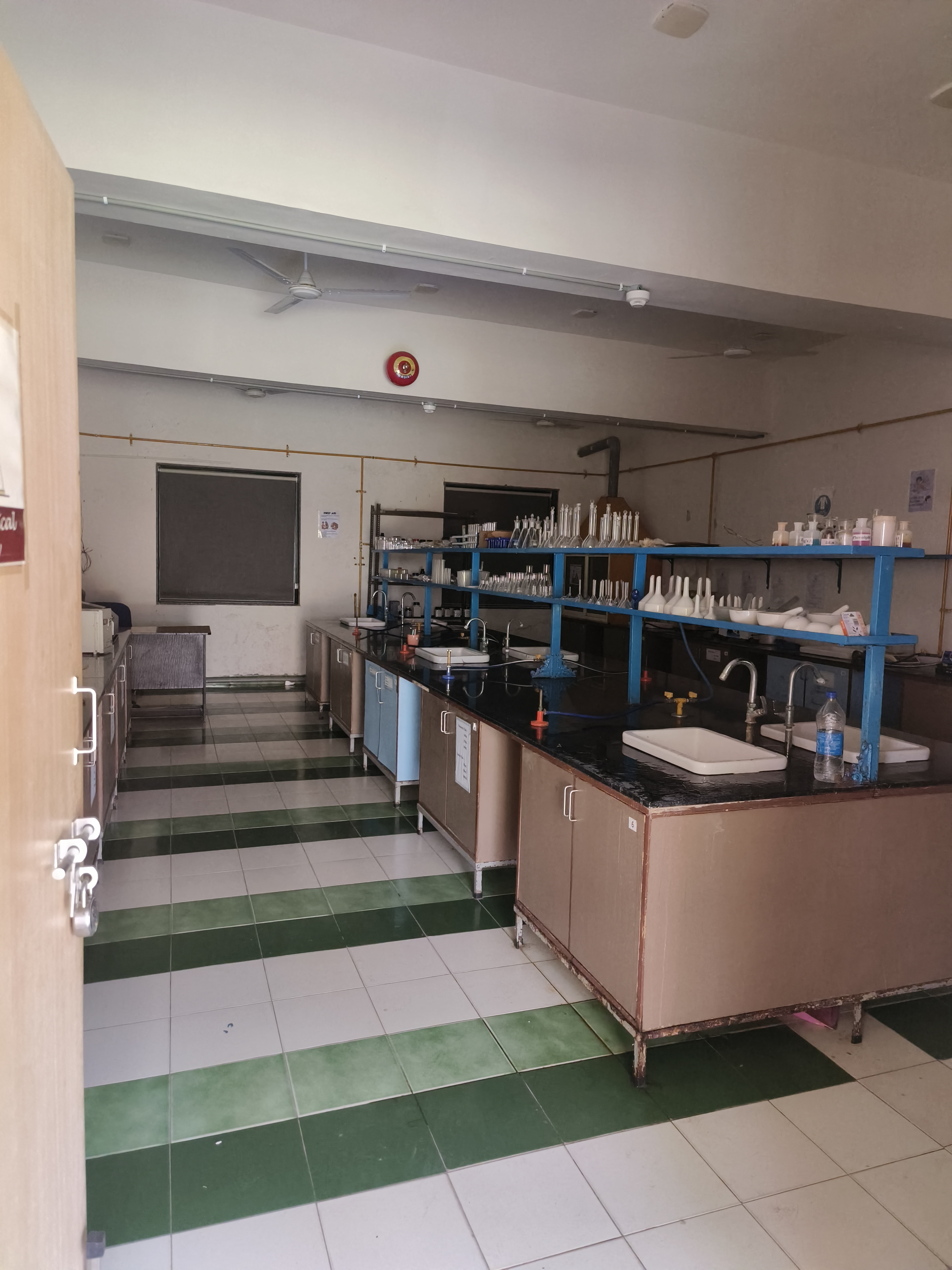 Sabarmati University Ahmedabad Campus Labs media (6) by 1770044105_pharmacydepartmentlab-Nazreen(1).jpg