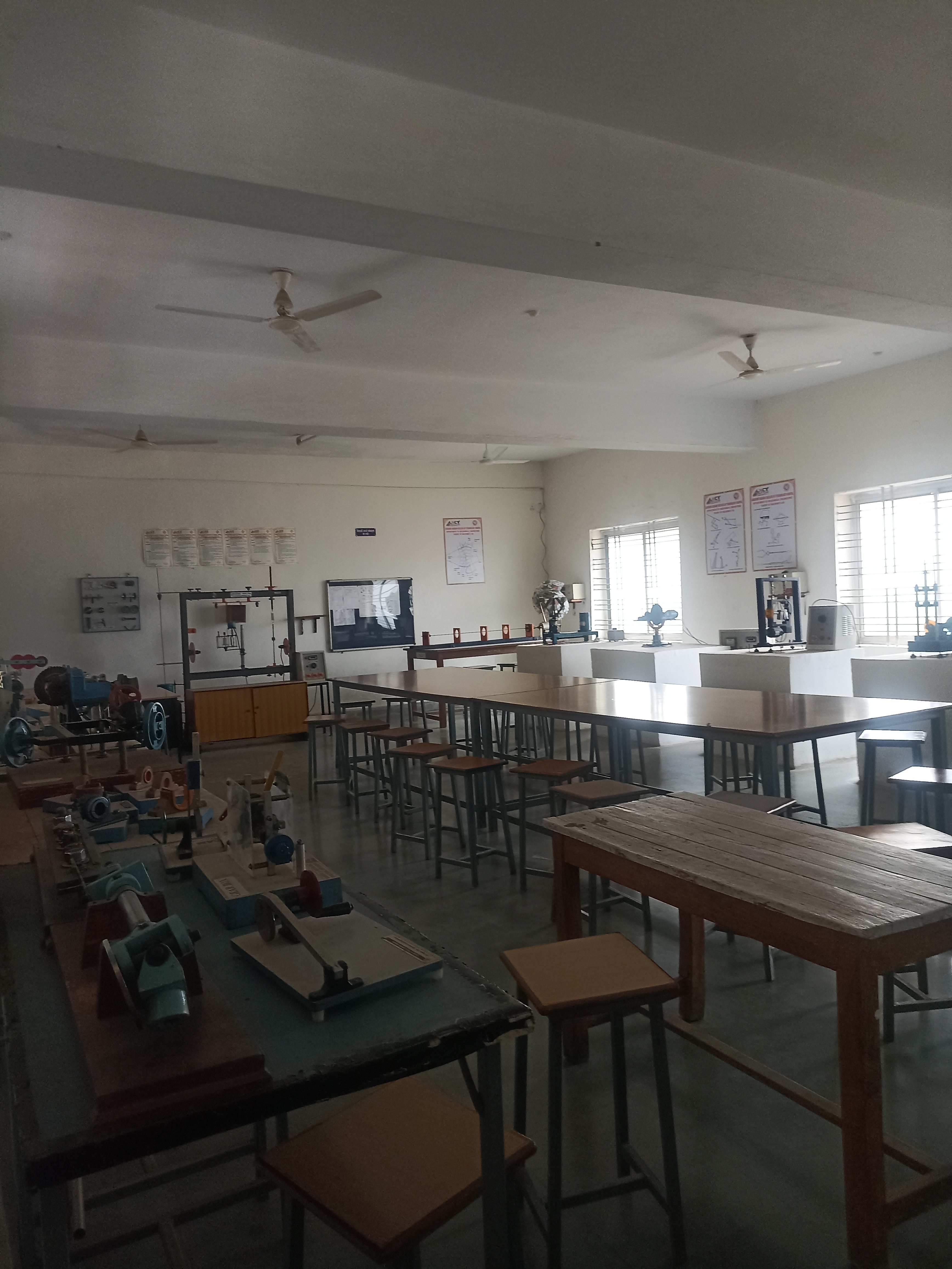 LNCT University Bhopal Campus Labs media (7) by 1770044308_IMG_20251029_165227-VedantChouhan.jpg