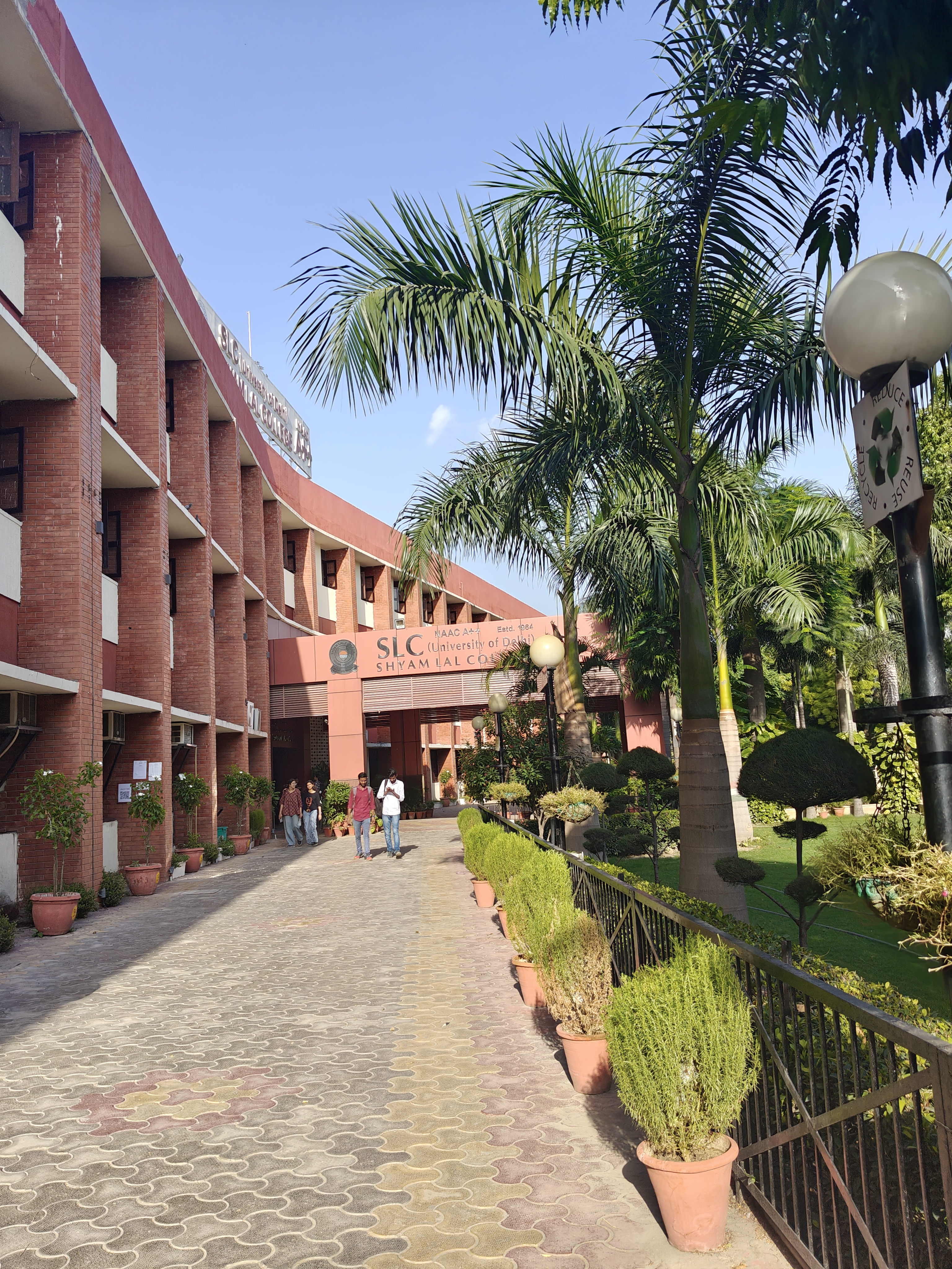 Shyam Lal College Academic Block- Main Building media (4) by 1770044404_CampusBuilding.jpg