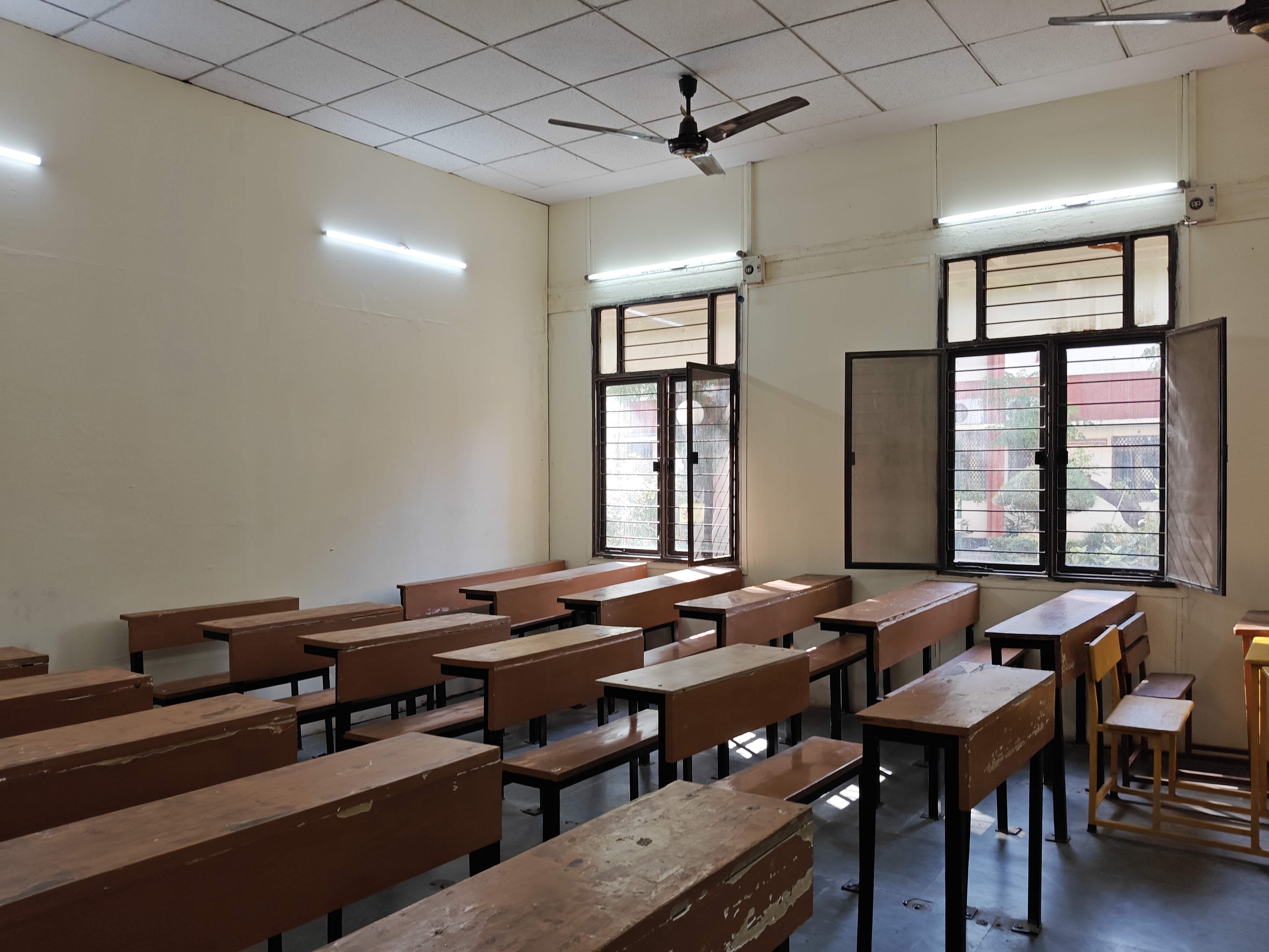 Shyam Lal College Classroom media (3) by 1770044406_Classroom(2).jpg