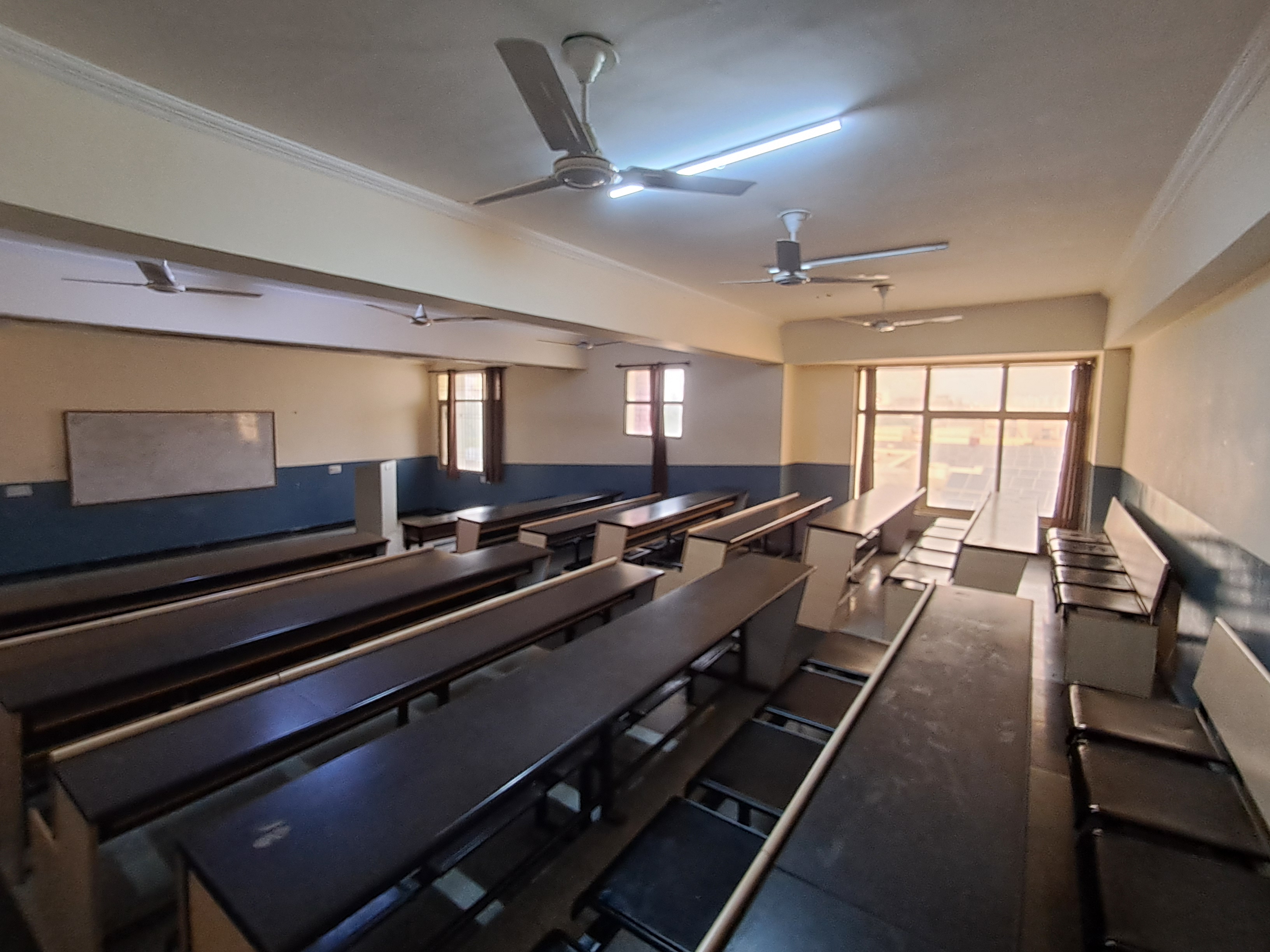 GIT Jaipur Classroom media (9) by 1770910649_1000114135.jpg