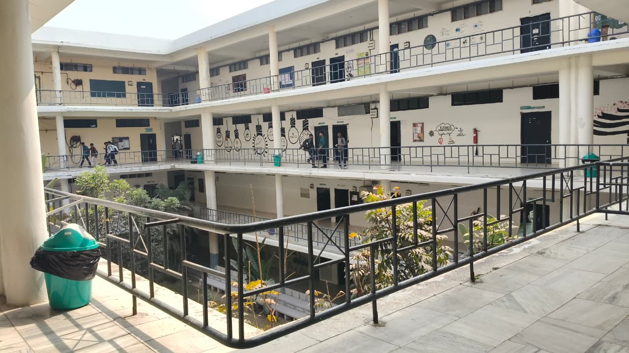 Sigma University Vadodara Campus Corridors media (8) by 1770979522_WhatsAppImage2026-02-12at3.57.01PM(6).jpeg