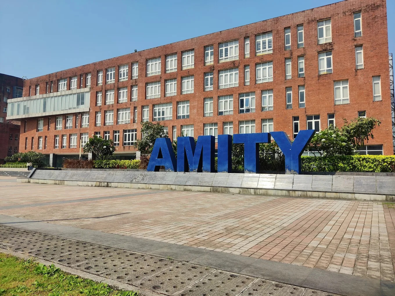 Amity University Mumbai Academic Block/ Main Building media (4) by 1773663596_WhatsAppImage2026-03-16at5.13.33PM.jpeg