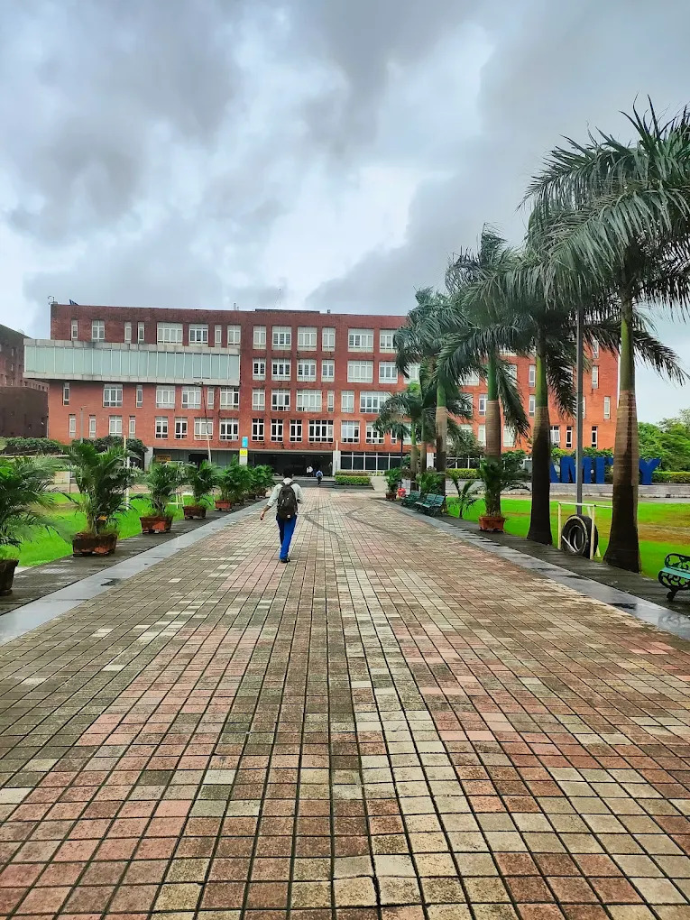 Amity University Mumbai Academic Block/ Main Building media (1) by 1773663597_WhatsAppImage2026-03-16at5.20.34PM(1).jpeg