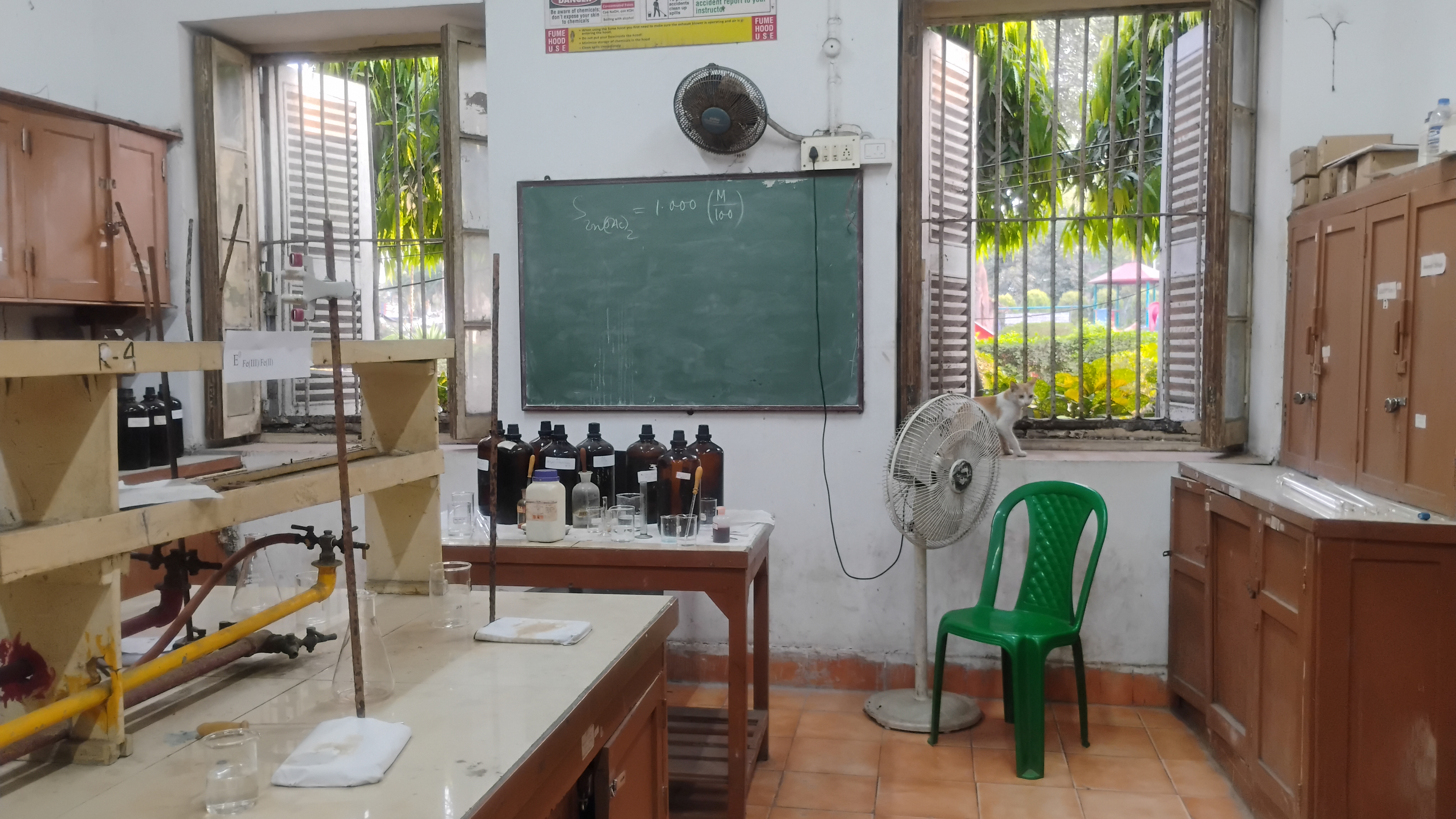 Asutosh College Kolkata Campus Labs media (8) by 1773825264_Chemistry_Lab_Practical_Area.jpg