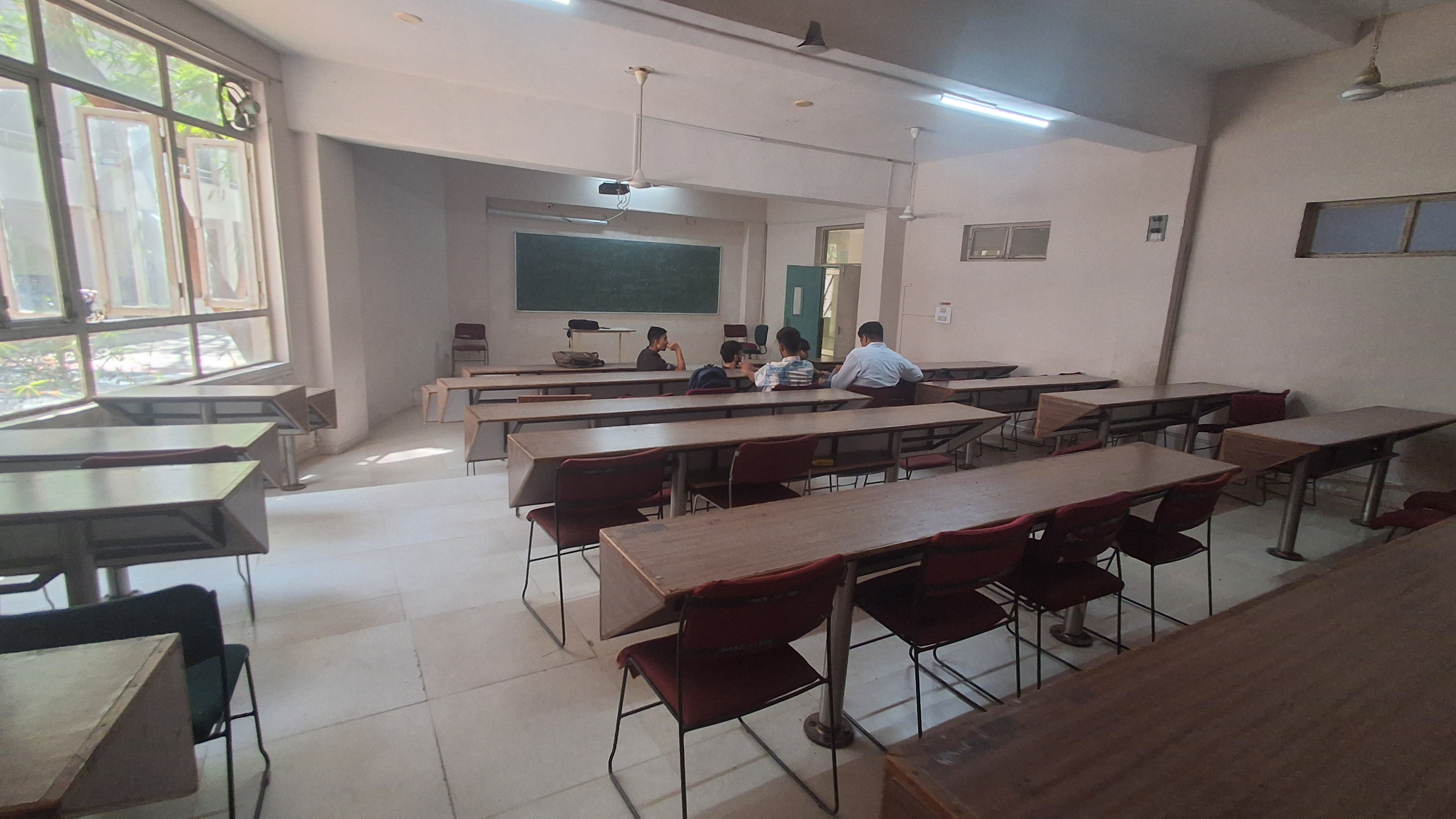 ITM SLS Baroda University, Vadodara Classroom media (14) by 1773998528_20260317_144118.jpg