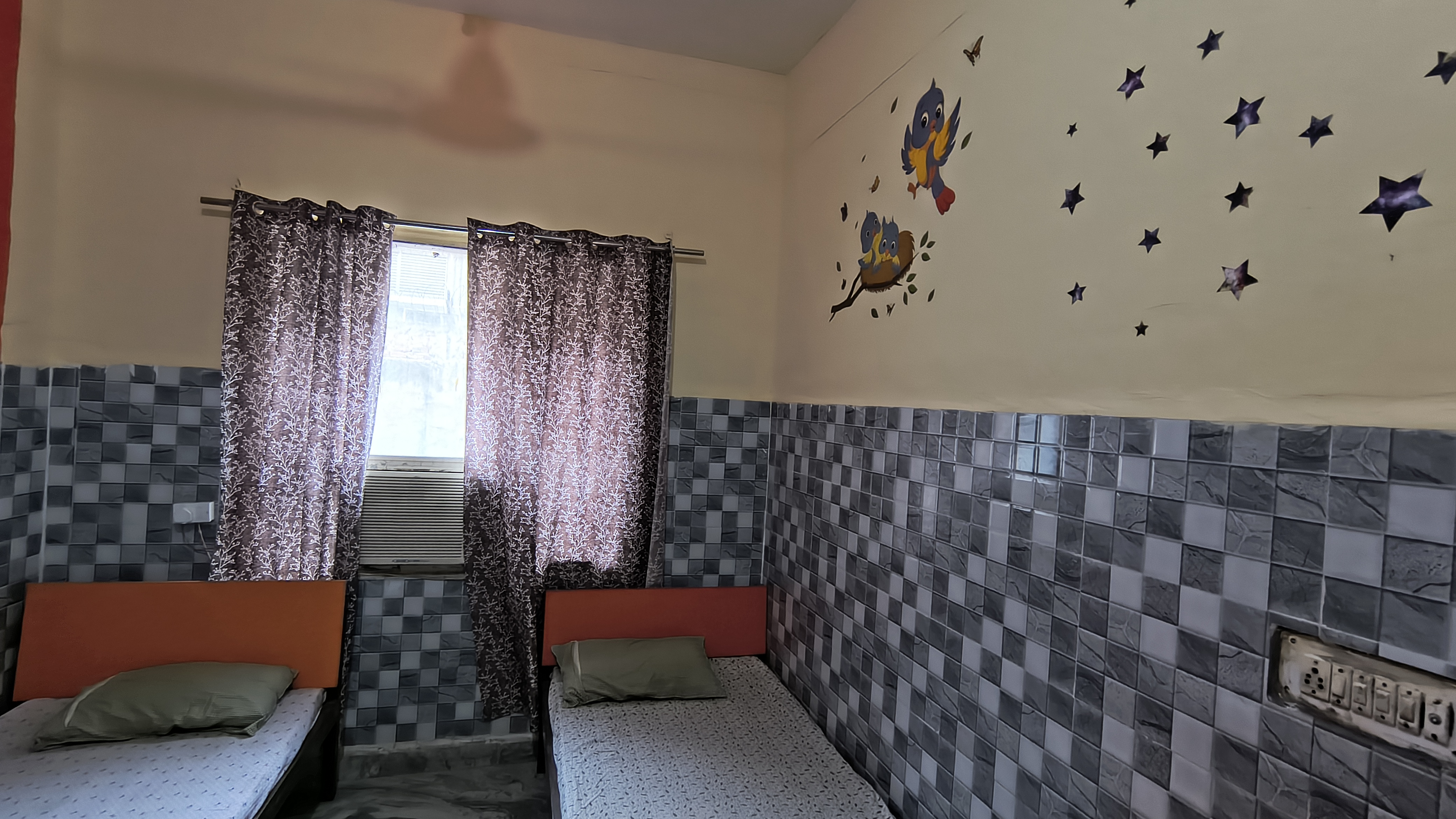 WCTM Hostel Room media (2) by 1776862765_hostel_room.jpg
