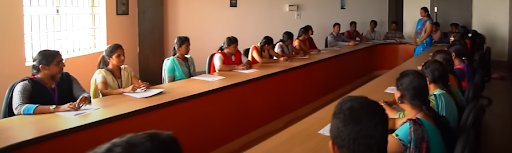 Each classroom is equipped with ergonomic seating, whiteboards, and audio-visual aids such as LCD projectors to support multimedia teaching methods.